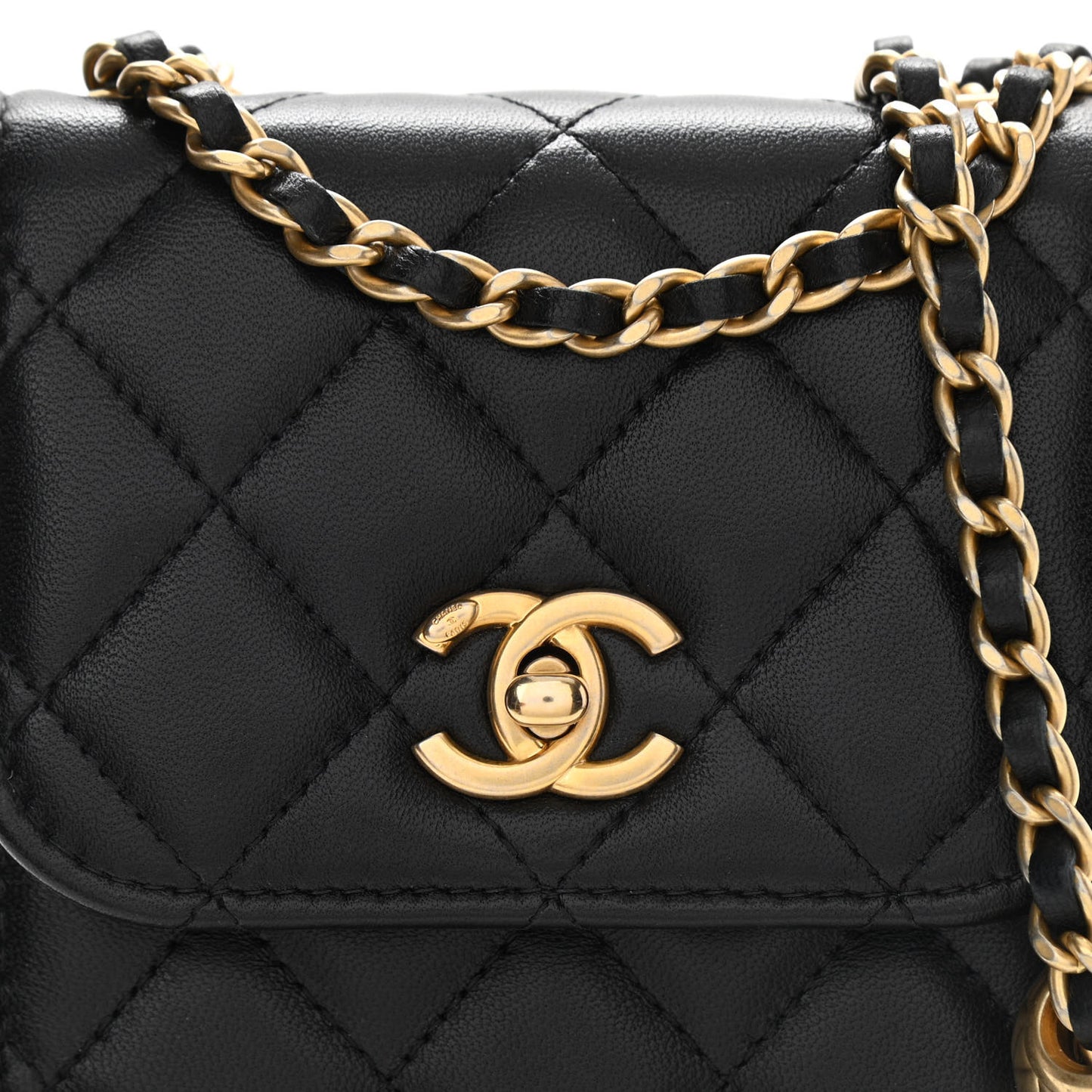 Lambskin Quilted Vertical Pearl Crush Flap With Chain Black