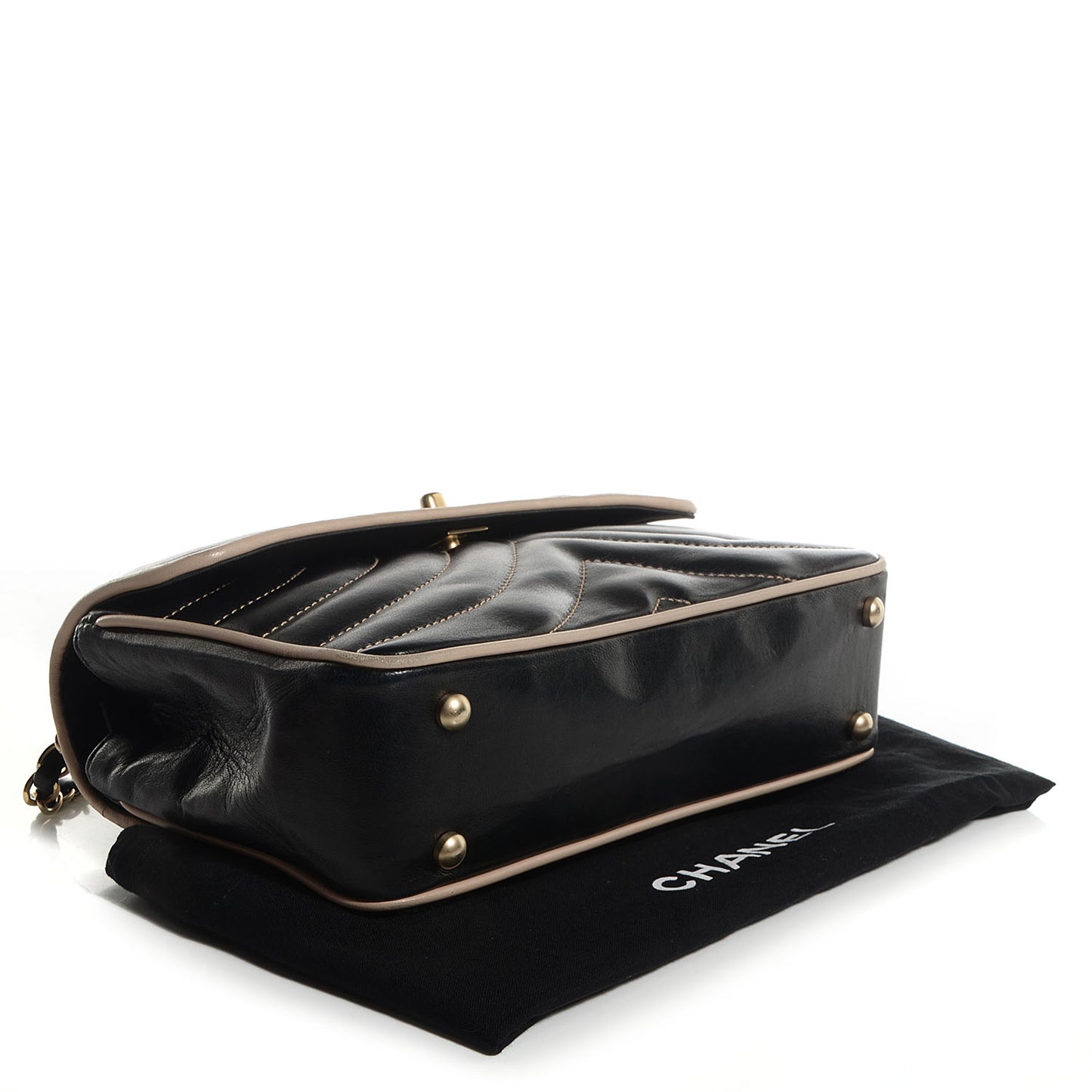 Lambskin Small Chevron Flap Black Beige