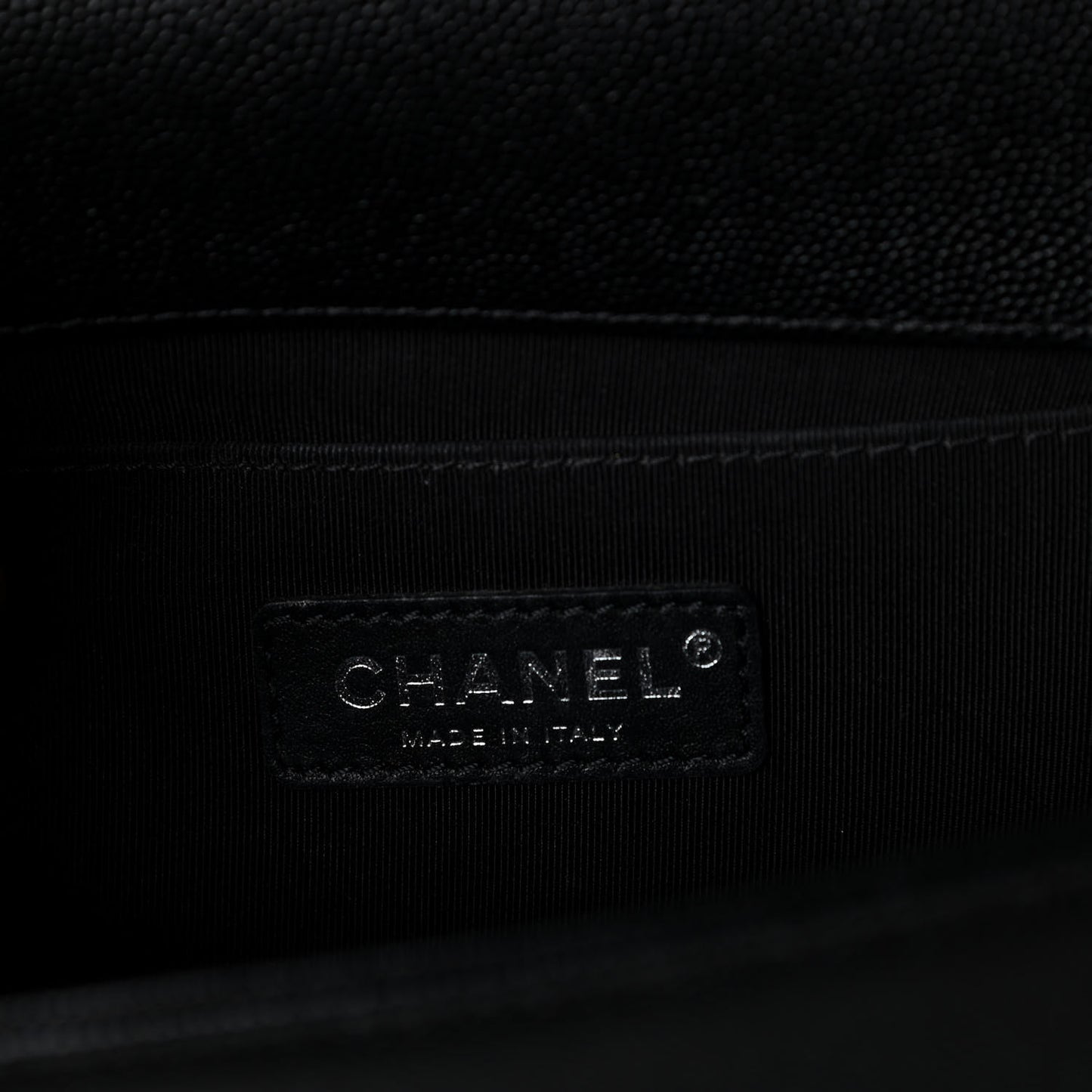 Caviar Quilted Medium Boy Flap Black