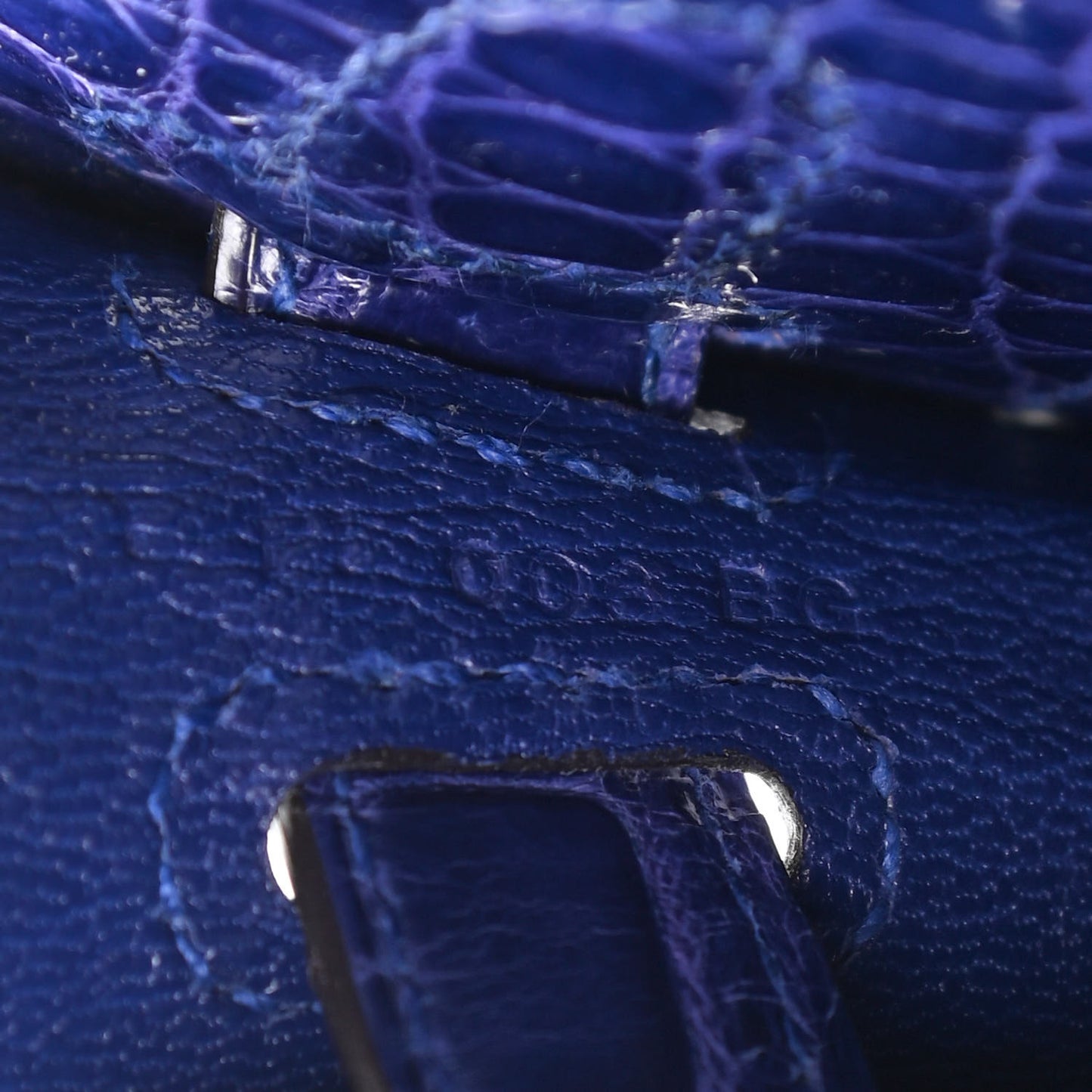 Shiny Porosus Crocodile Kelly Cut Pochette Bleu Electrique