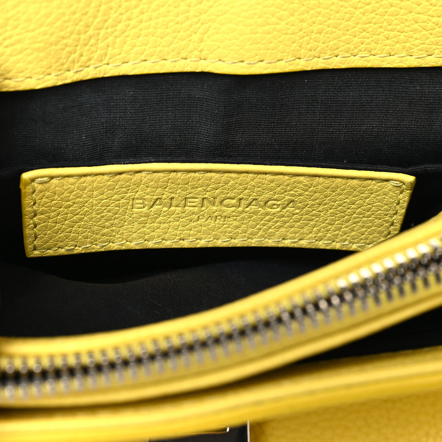 Grained Calfskin Le Dix Mini Soft Cartable Jaune Tournesol