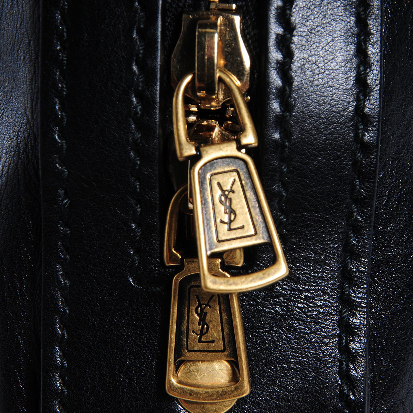 Leather Large Muse Black