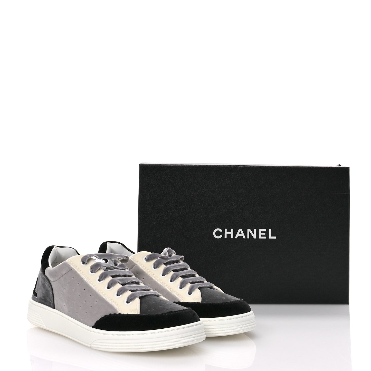 Velvet Womens Logo Sneakers 40 White Black Grey