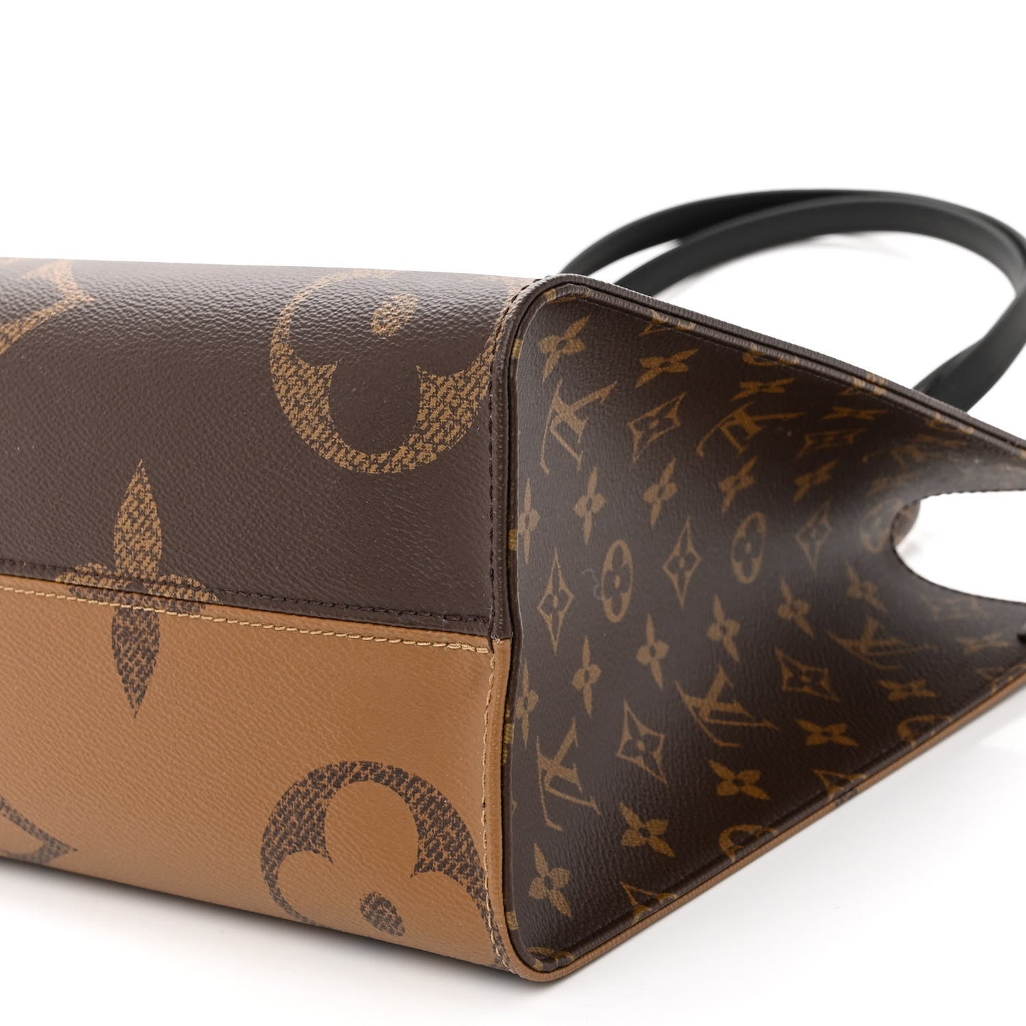 Reverse Monogram Giant Onthego MM