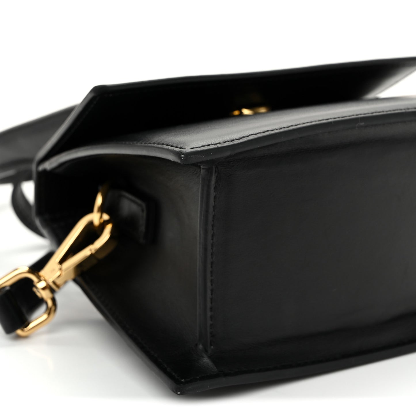 Smooth Calfskin Le Chiquito Moyen Black