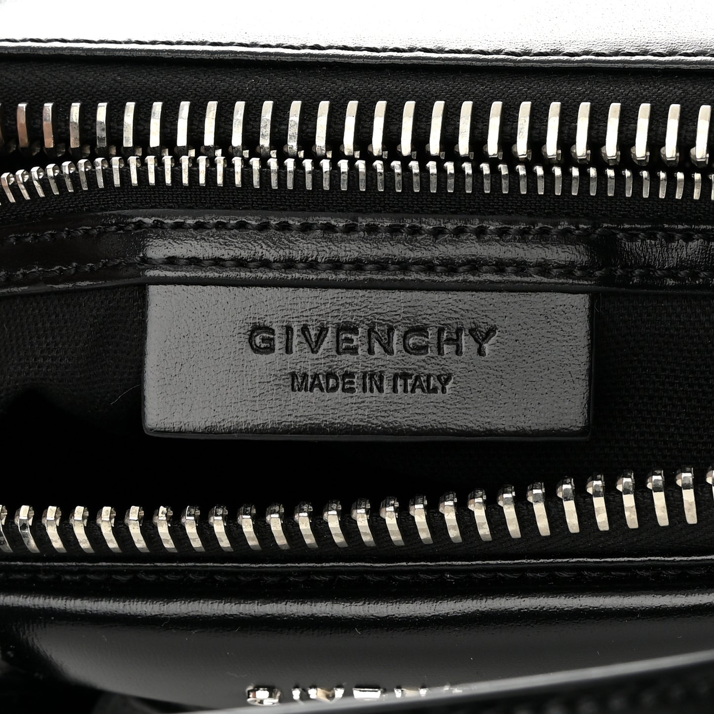 Shiny Lord Calfskin Small Antigona Black
