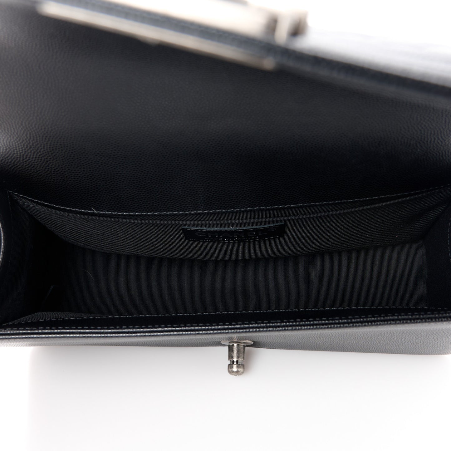 Caviar Quilted Medium Boy Flap Black