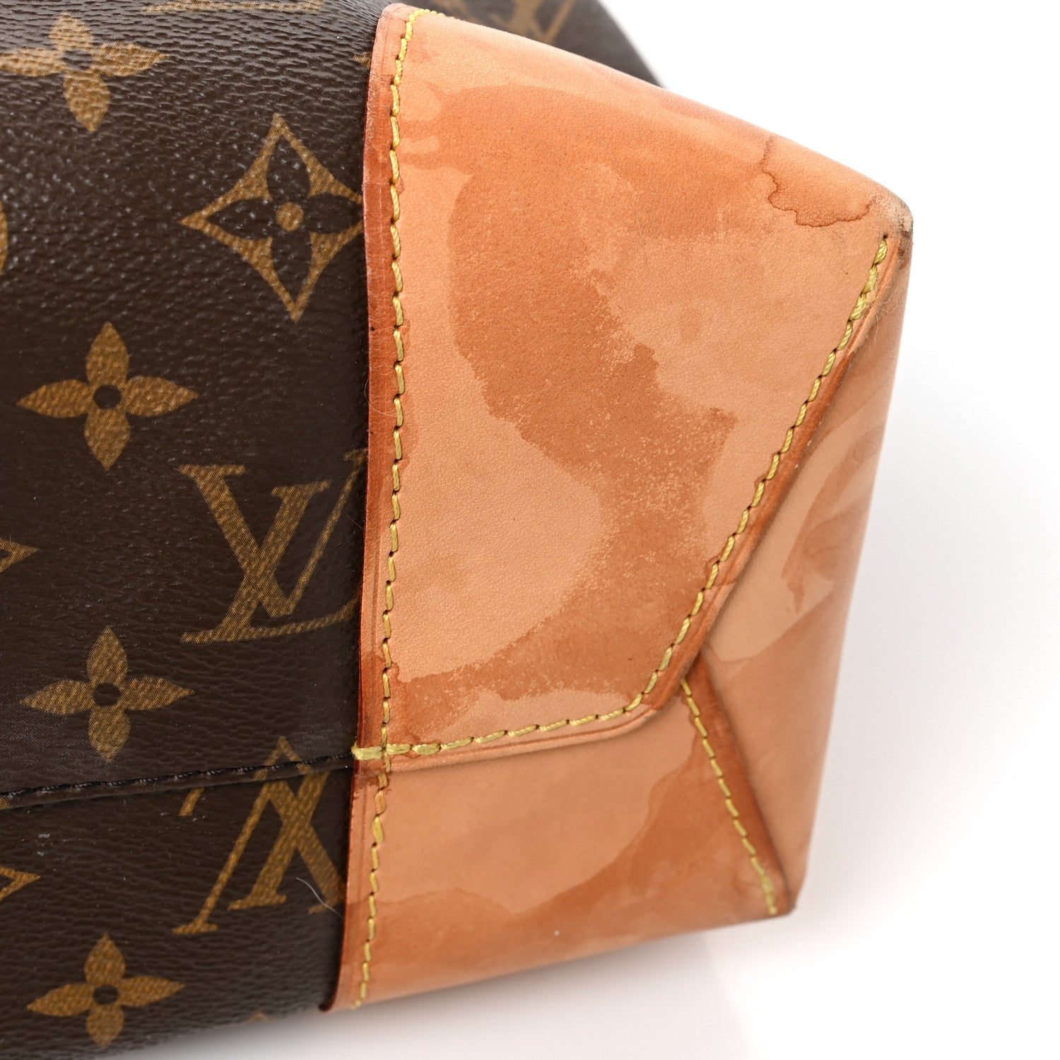 Louis Vuitton Monogram Berri MM 13 of 14