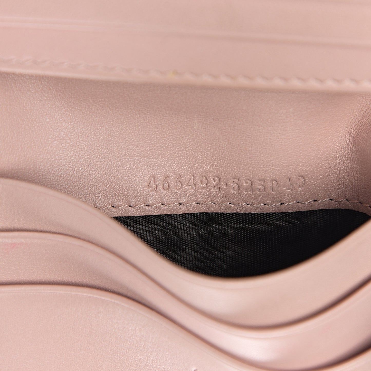 Calfskin Matelasse GG Marmont Card Case Wallet Perfect Pink
