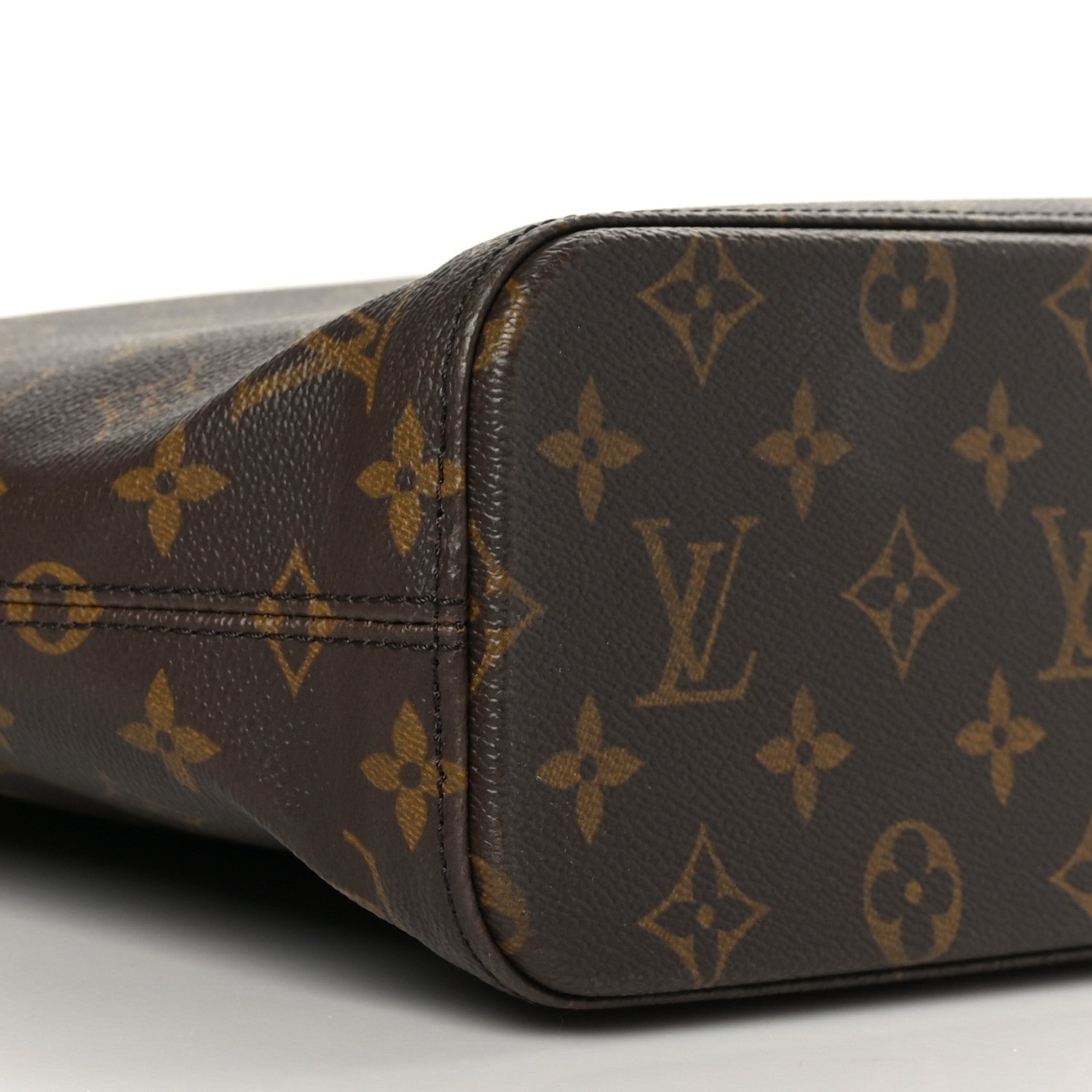 Louis Vuitton Monogram Luco 7 of 8