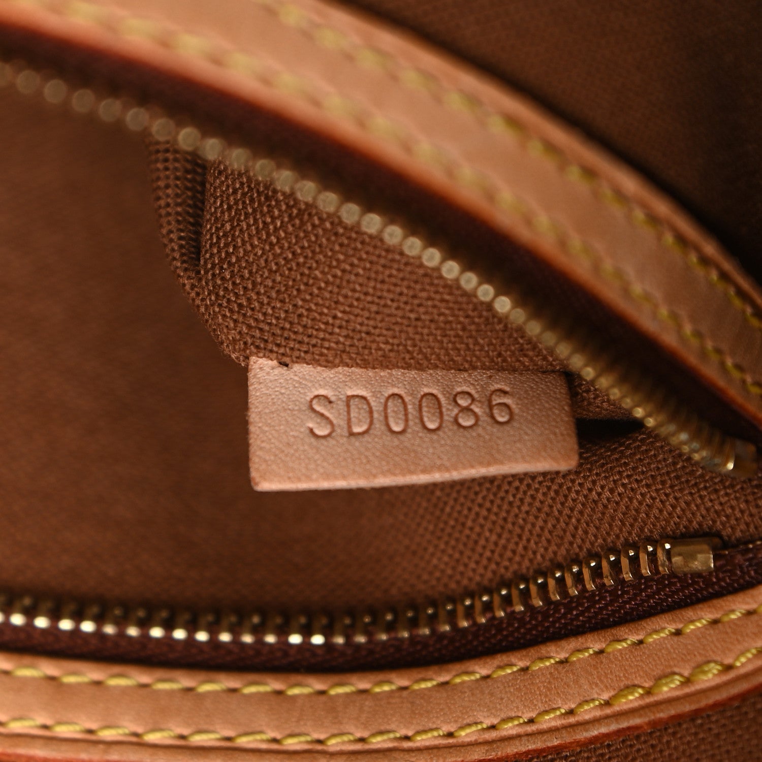 Louis Vuitton Monogram Batignolles Horizontal 7 of 13