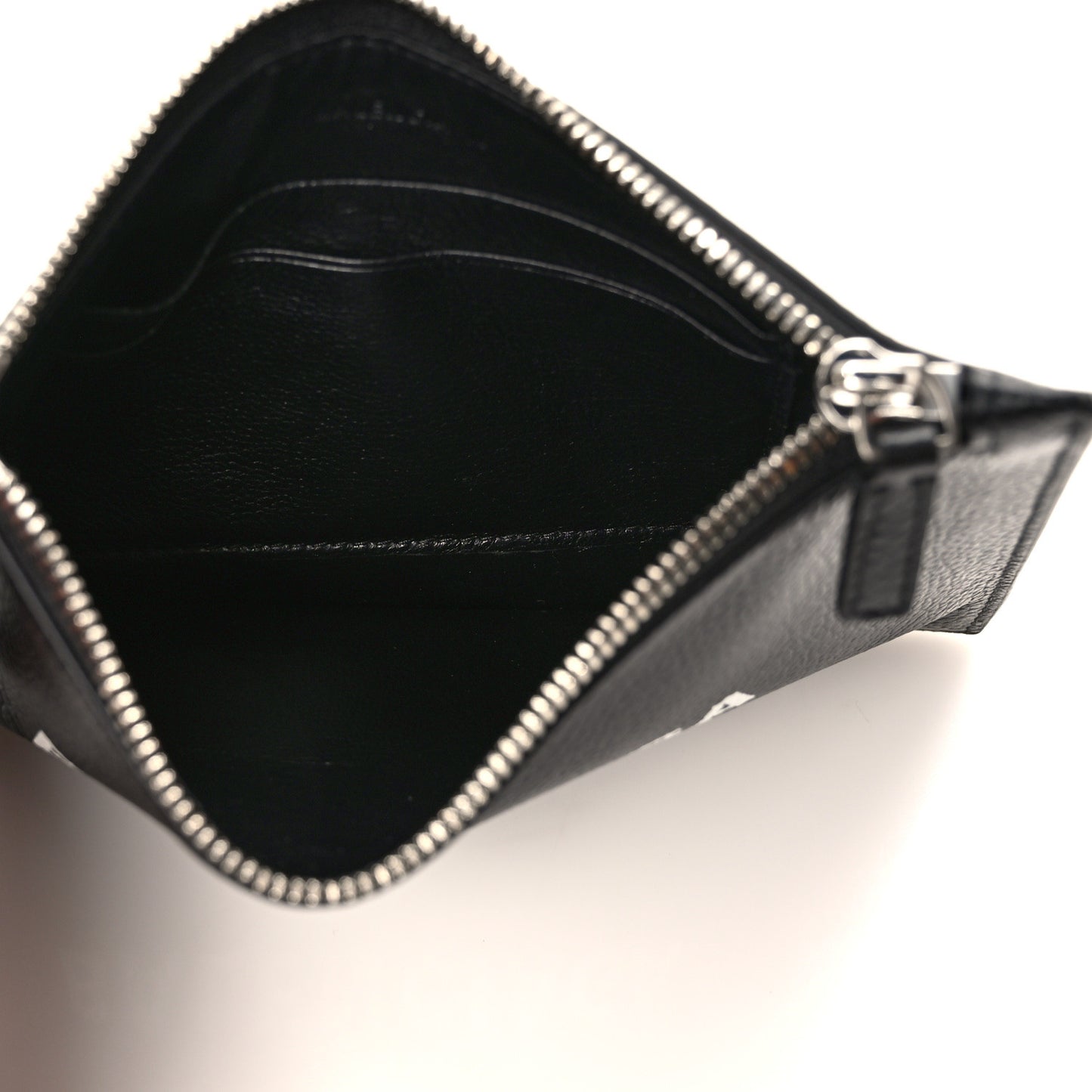 Grained Calfskin Logo Cash Passport Photo ID Zip Holder Black White