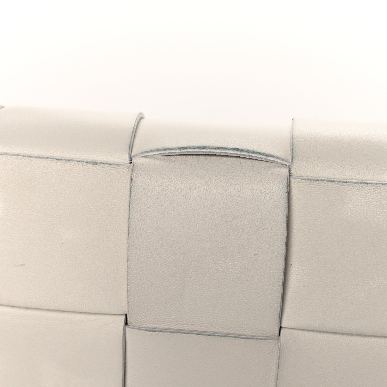 Bottega Veneta Nappa Maxi Intreccio The Belt Cassette Bag White 10 of 12