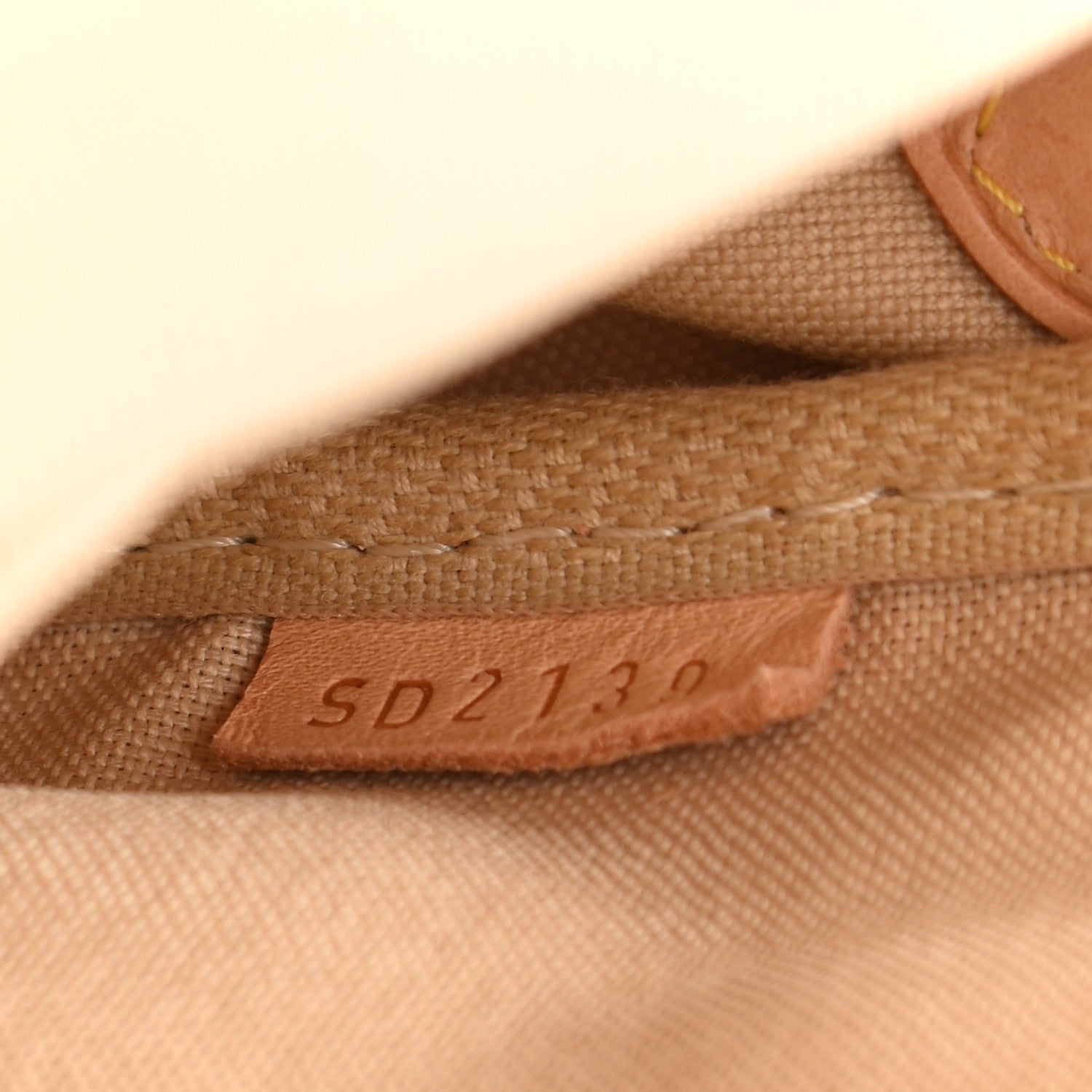 Louis Vuitton Damier Azur Favorite MM 8 of 12