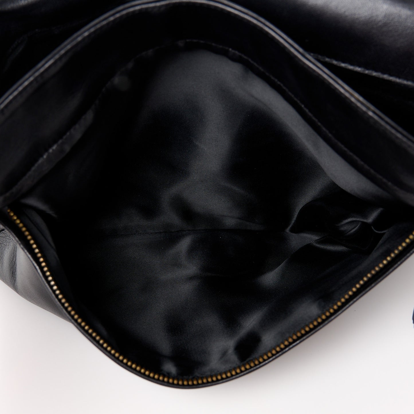 Nappa Intrecciato Flap Tassel Clutch Black