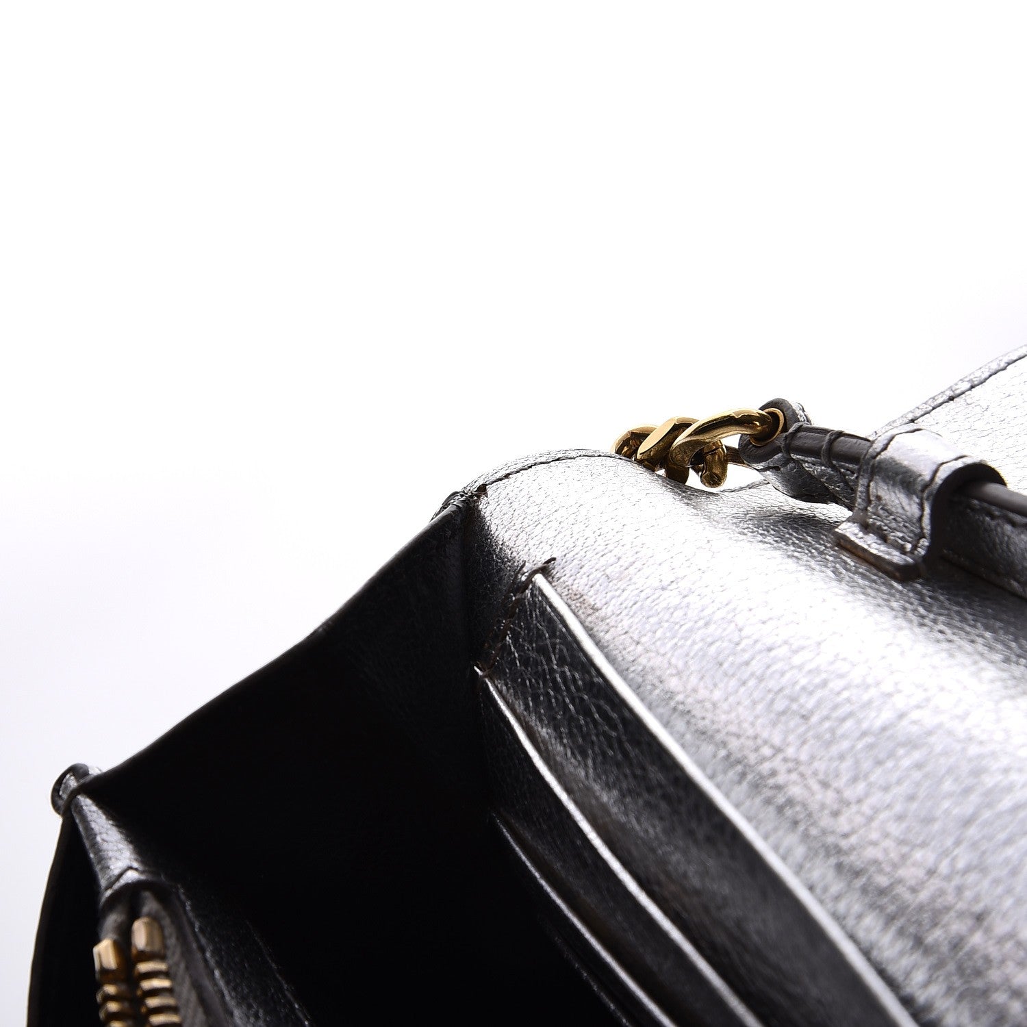 Saint Laurent Grained Metallic Calfskin Monogram Chain Wallet Argento 15 of 19