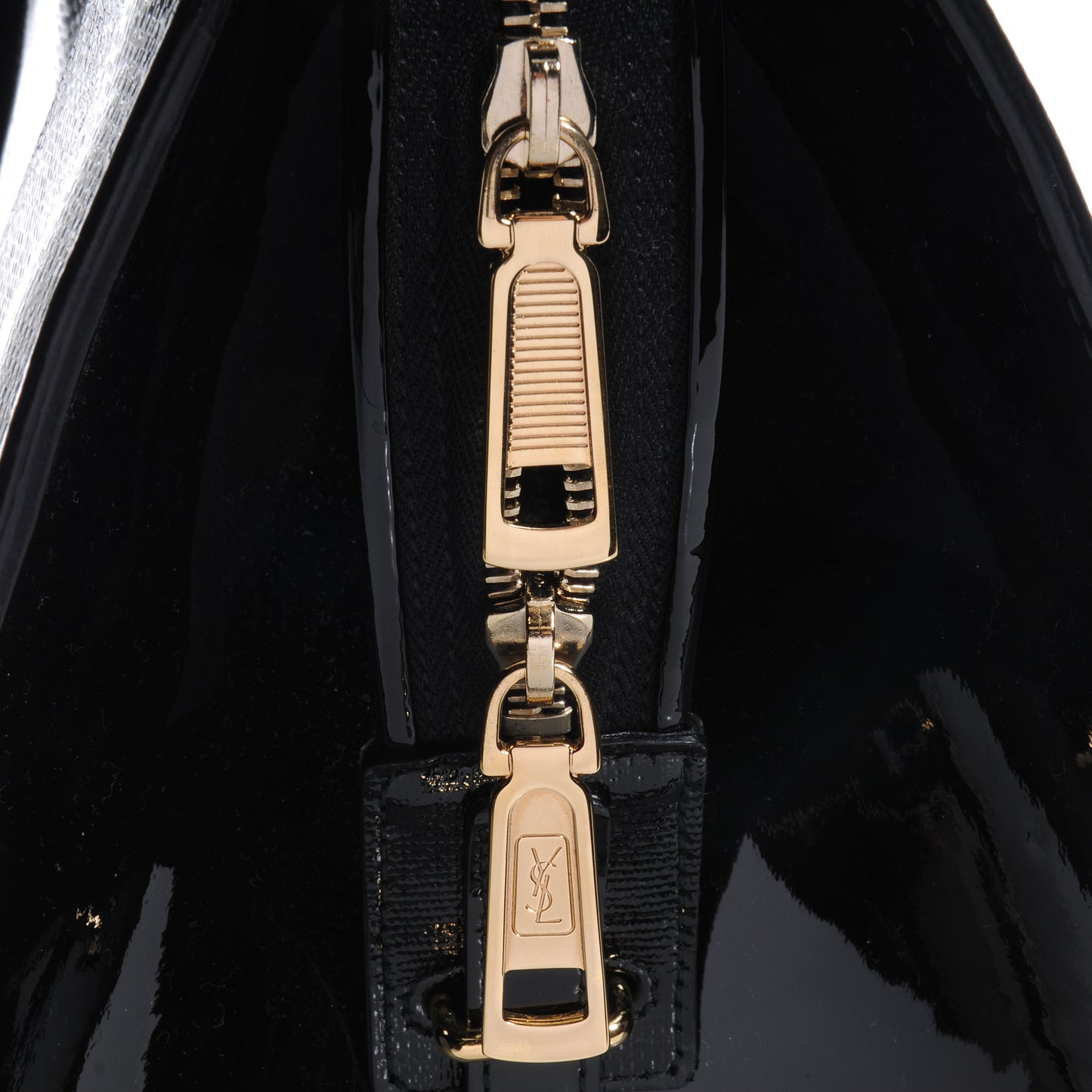 Textured Patent Leather Large Cabas Chyc Black