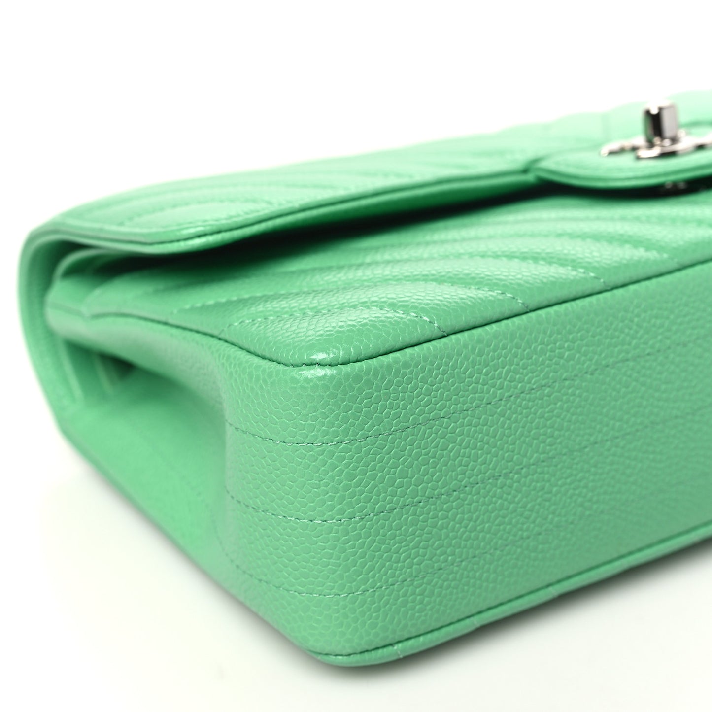 Caviar Chevron Quilted Medium Double Flap Green