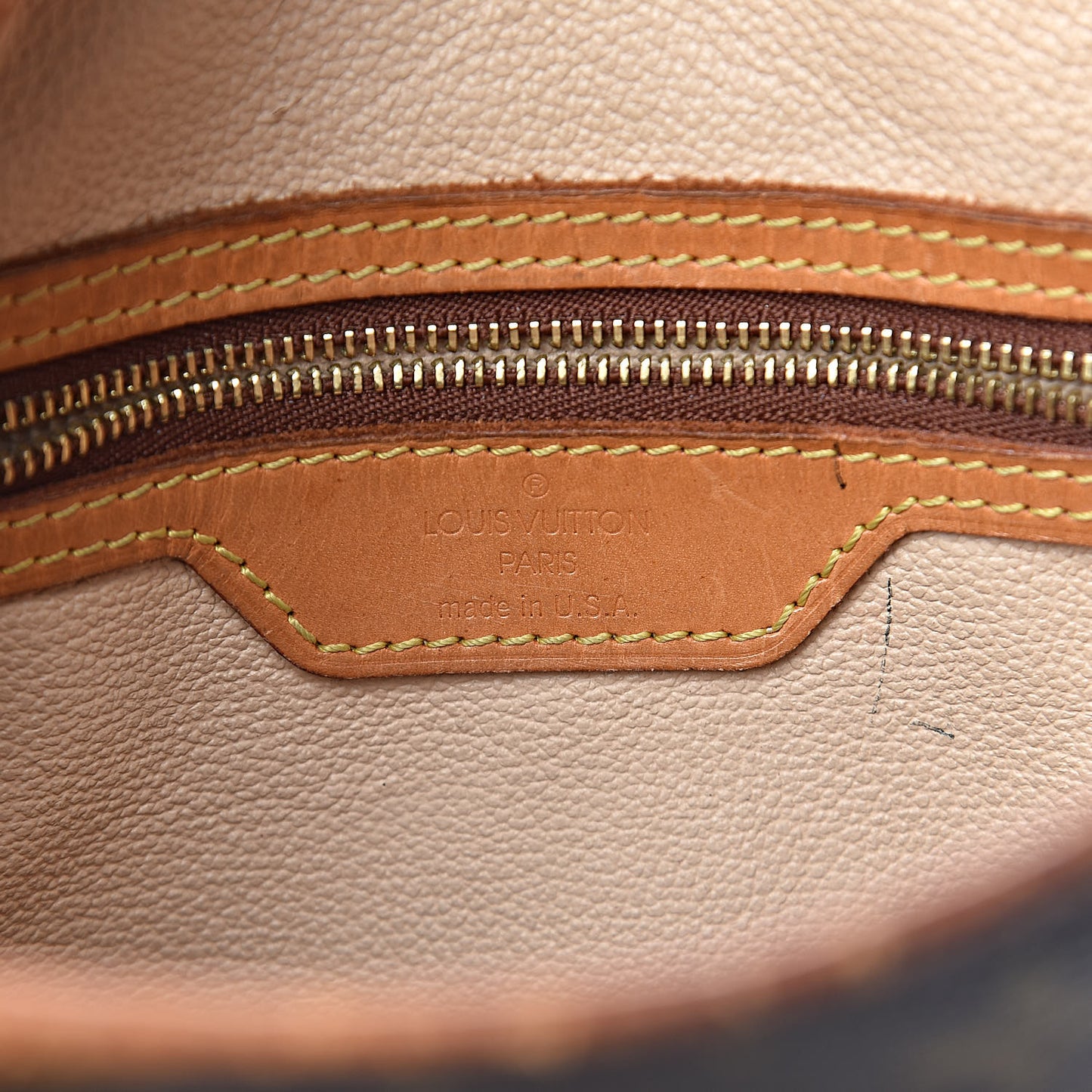 Monogram Petit Bucket 23
