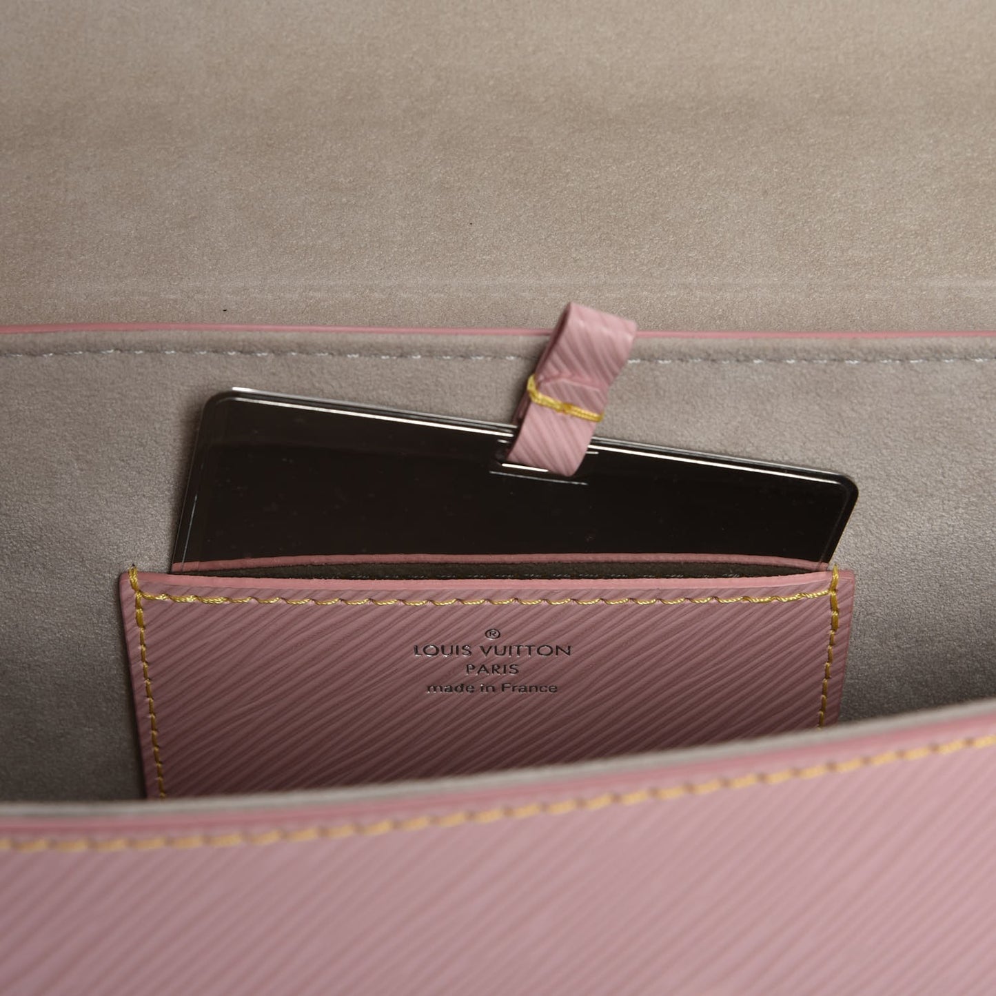 Epi Twist Shoulder Bag MM Rose Ballerine