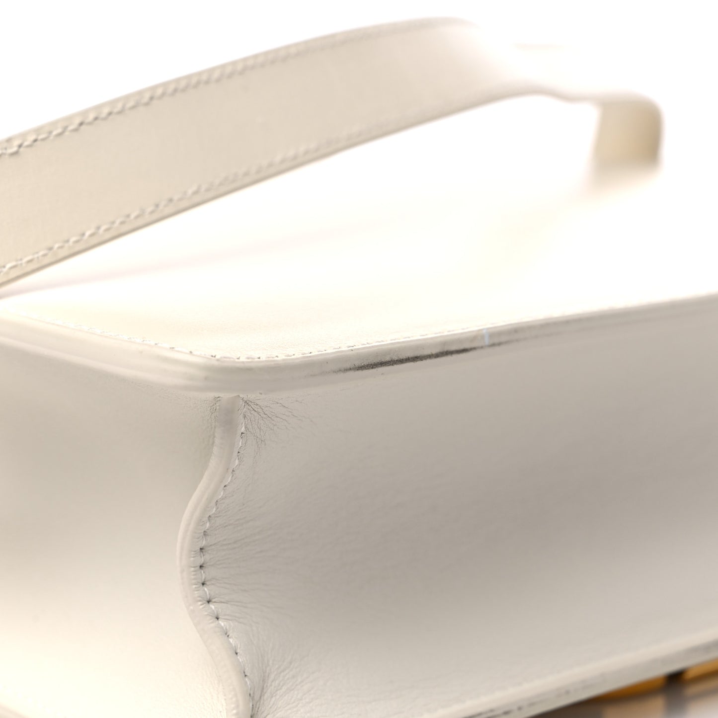Box Calfskin 30 Montaigne Flap Bag Latte