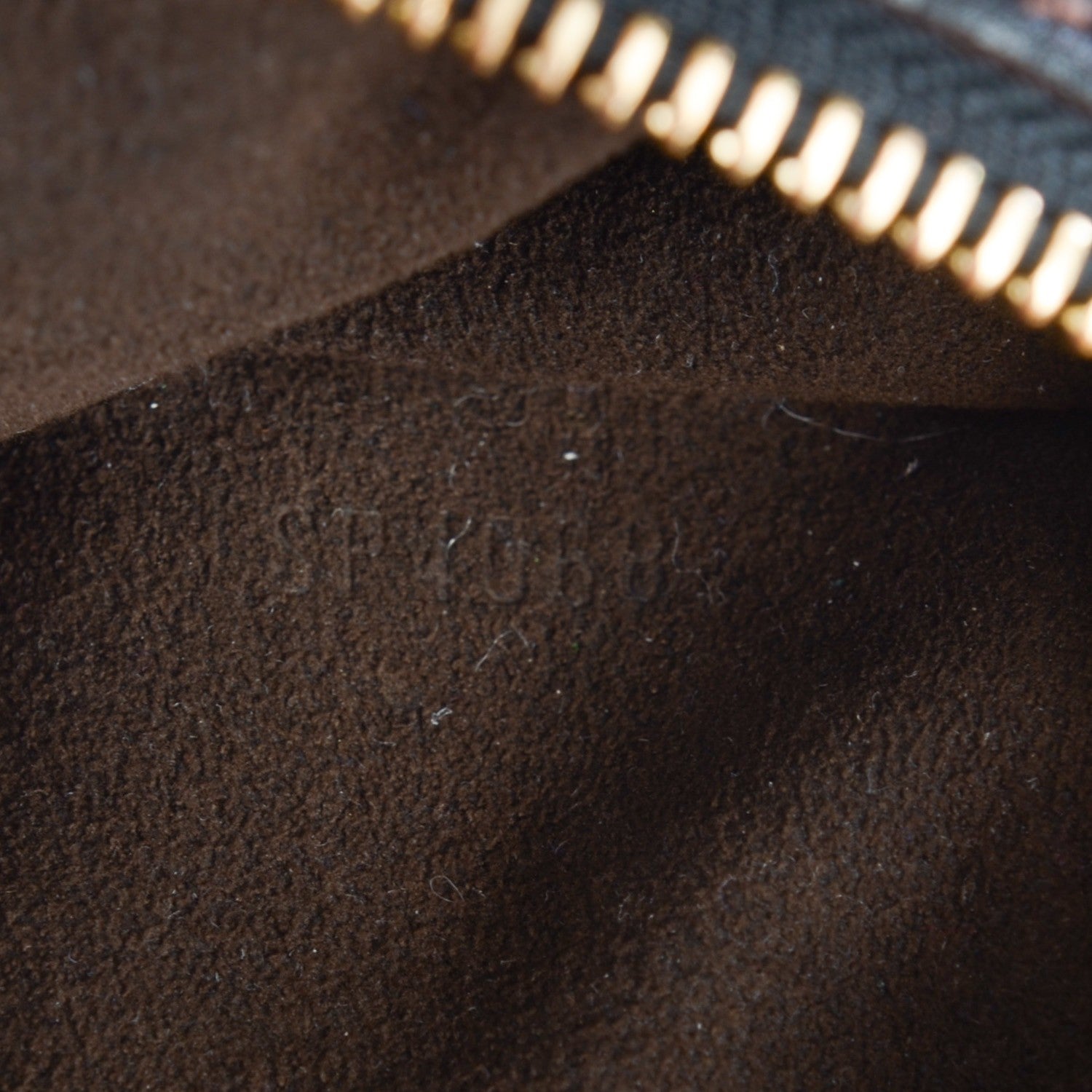 Louis Vuitton Mahina L Black 7 of 7