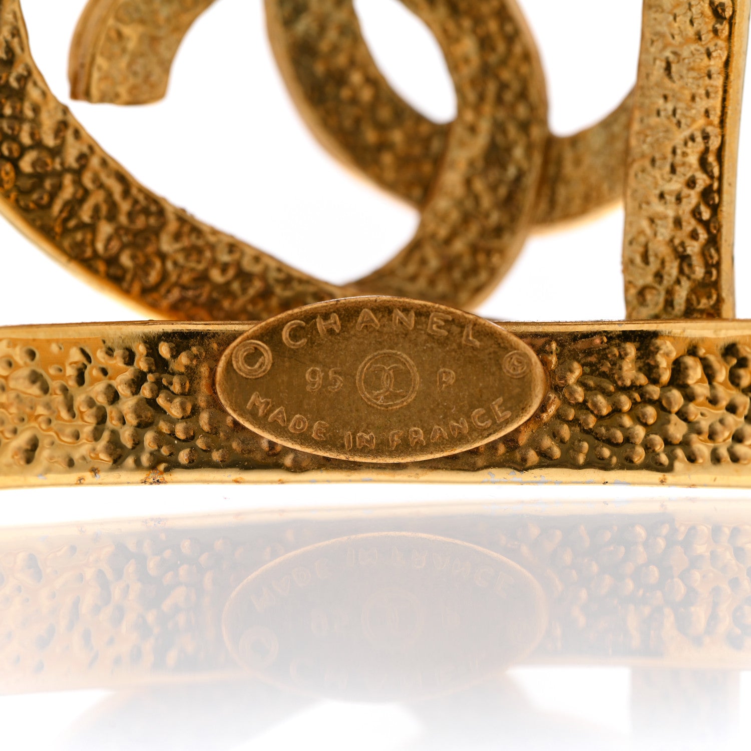 Chanel Metal CC Heart Cuff Gold 4 of 4