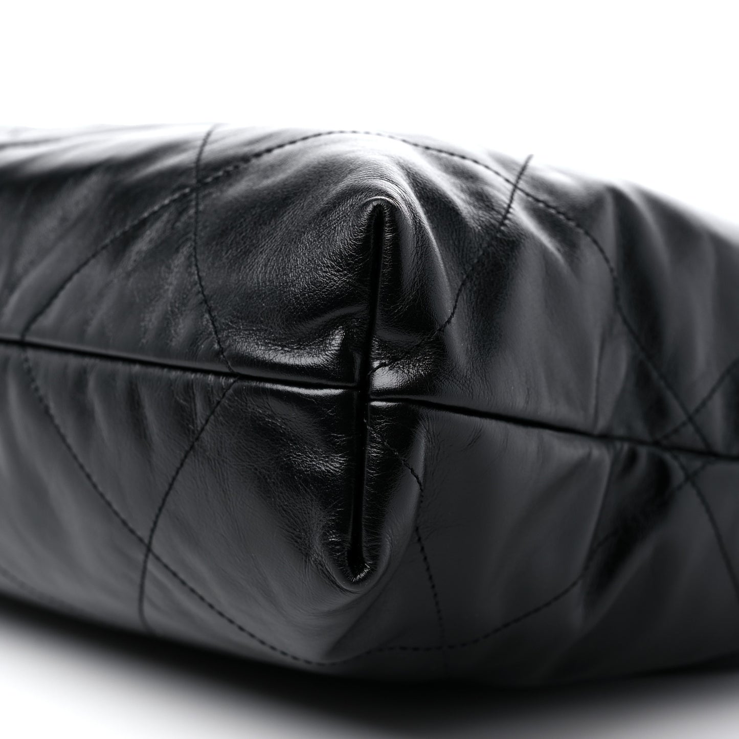 Shiny Calfskin Quilted Chanel 22 Black