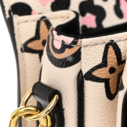 Louis Vuitton Monogram Giant Wild At Heart Pochette Metis Arizona 10 of 10