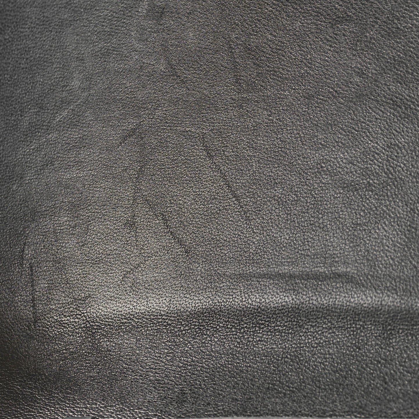 Shiny Calfskin Logo Crocodile Embossed Ville Wallet on Chain Black