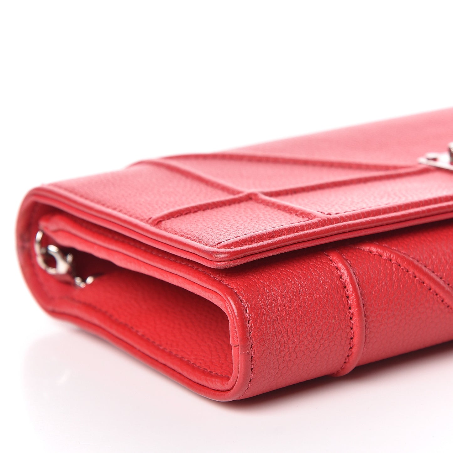 Grained Calfskin Diorama Croisiere Chain Wallet Red