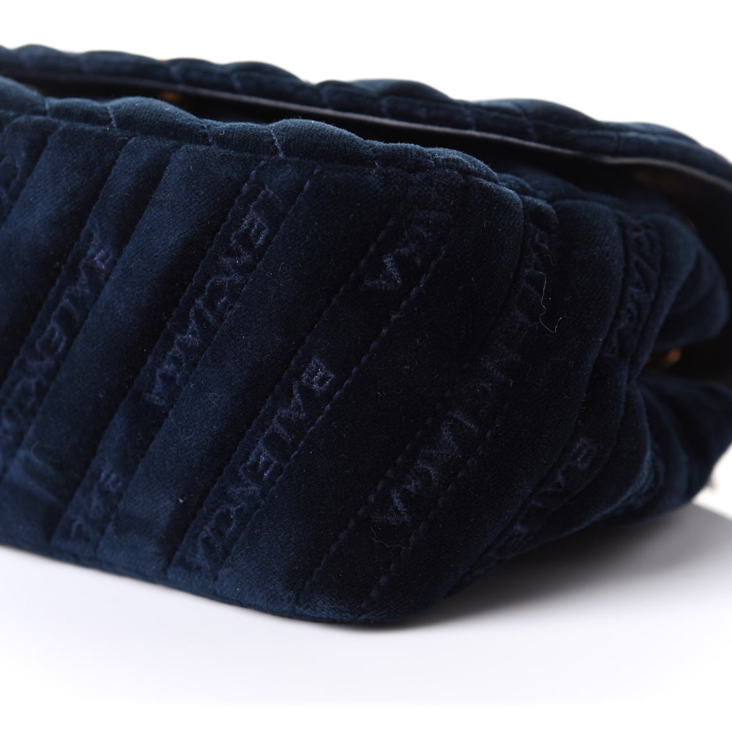 Velvet Logo Matelasse BB Chain Wallet Navy