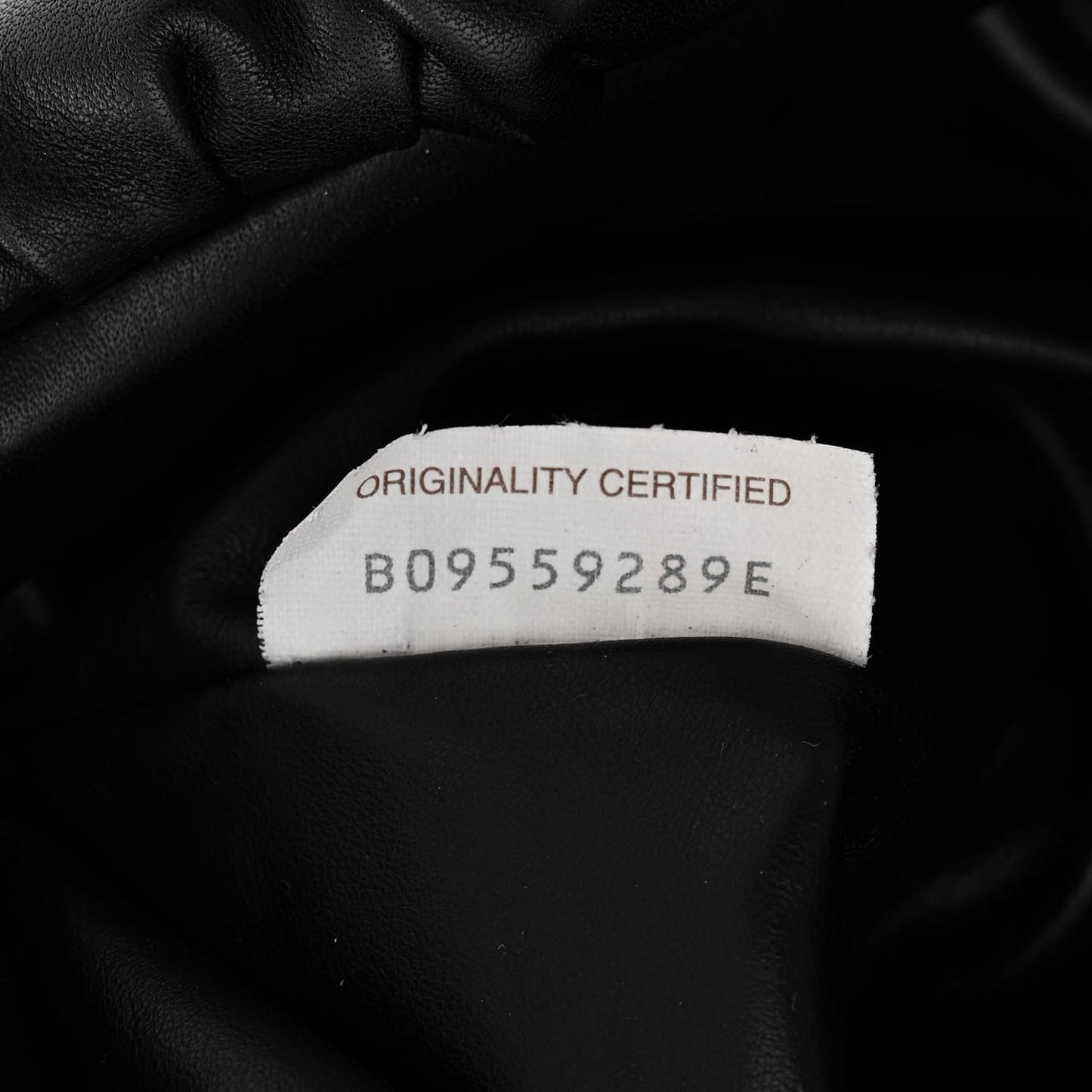 Calfskin The Pouch Chain Black