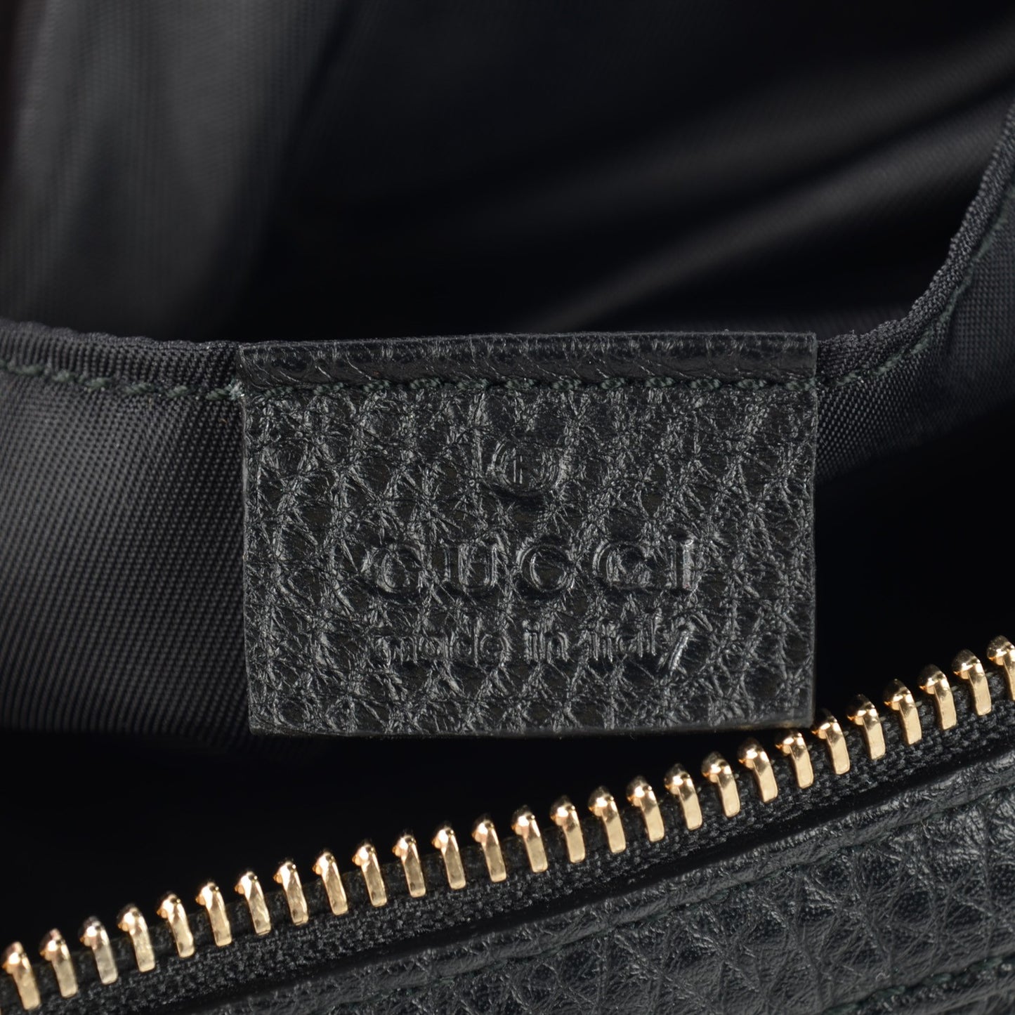 Pebbled Calfskin Soho Medium Cosmetic Case Black