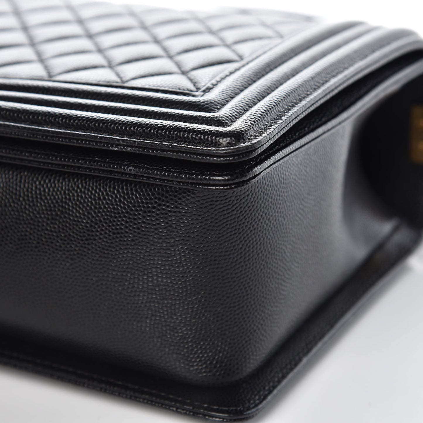 Caviar Quilted New Medium Boy Flap Black