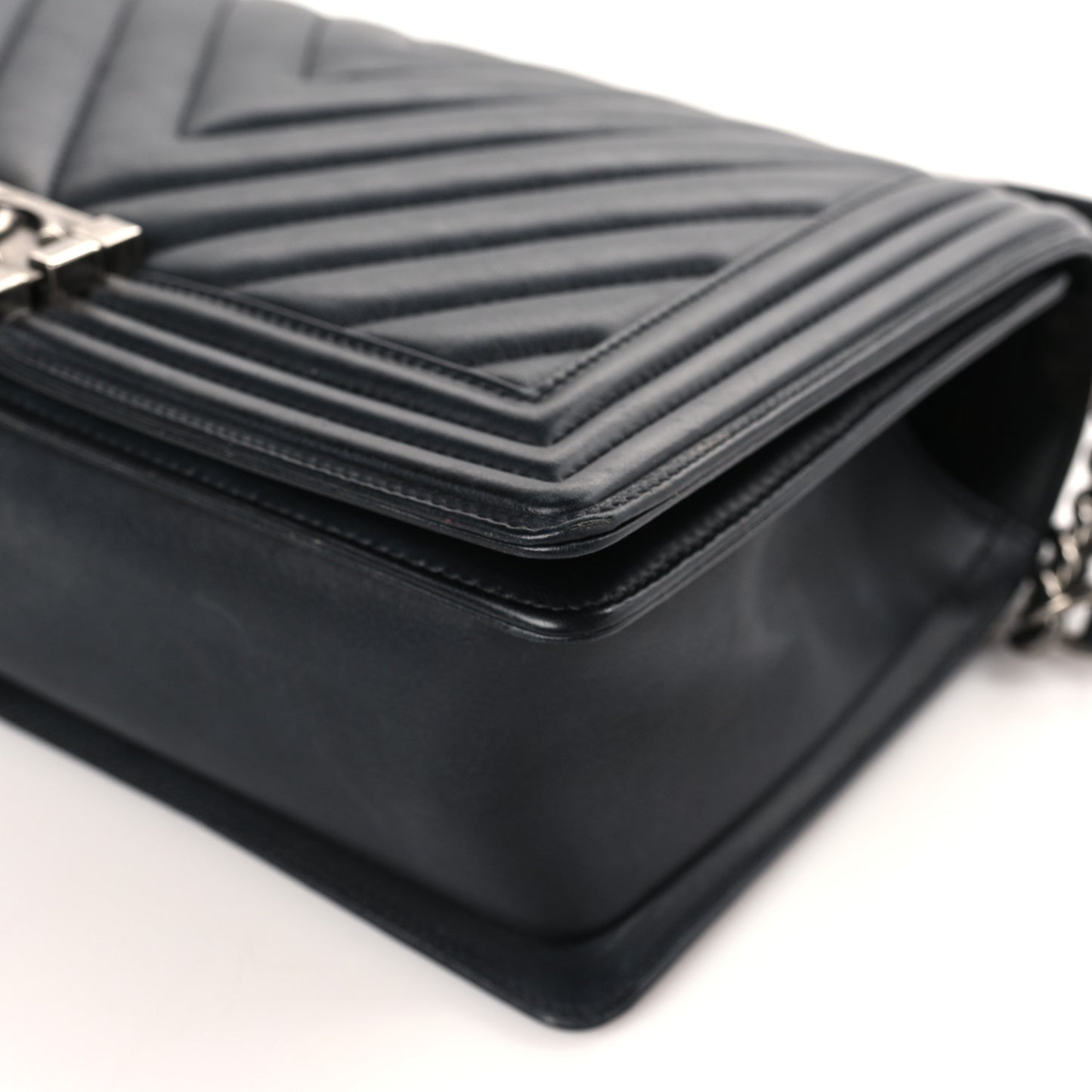 Calfskin Chevron Quilted New Medium Boy Flap Black