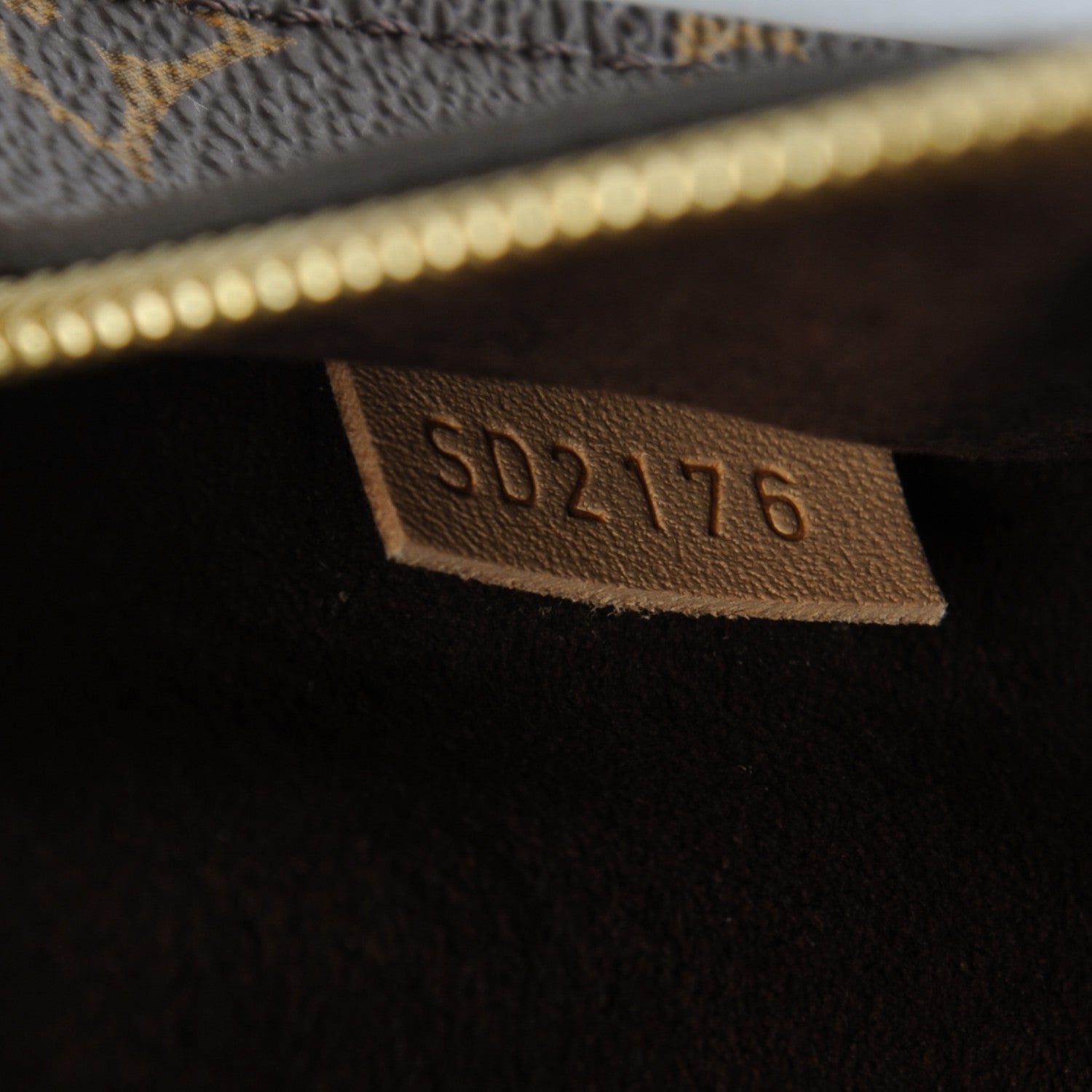 Louis Vuitton Monogram Pochette Metis 8 of 8
