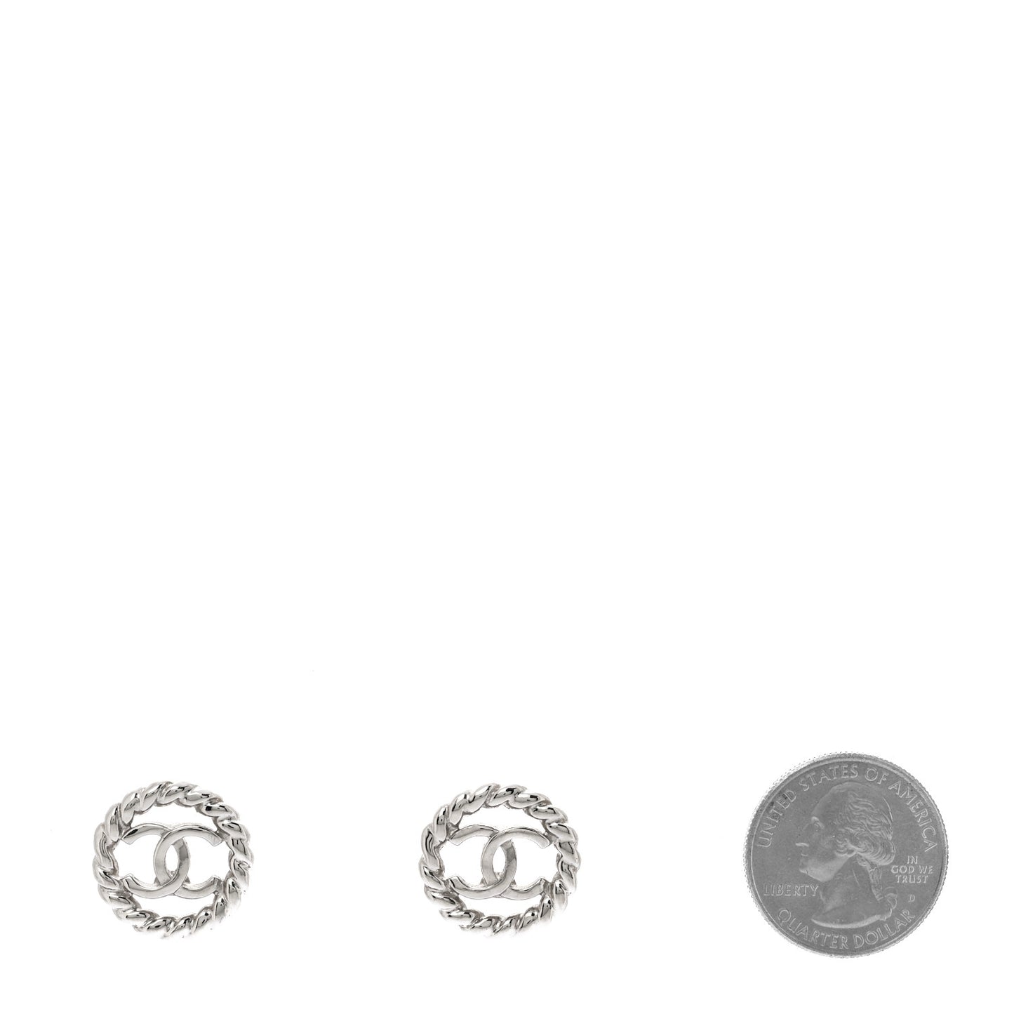 Twisted Round CC Earrings Silver