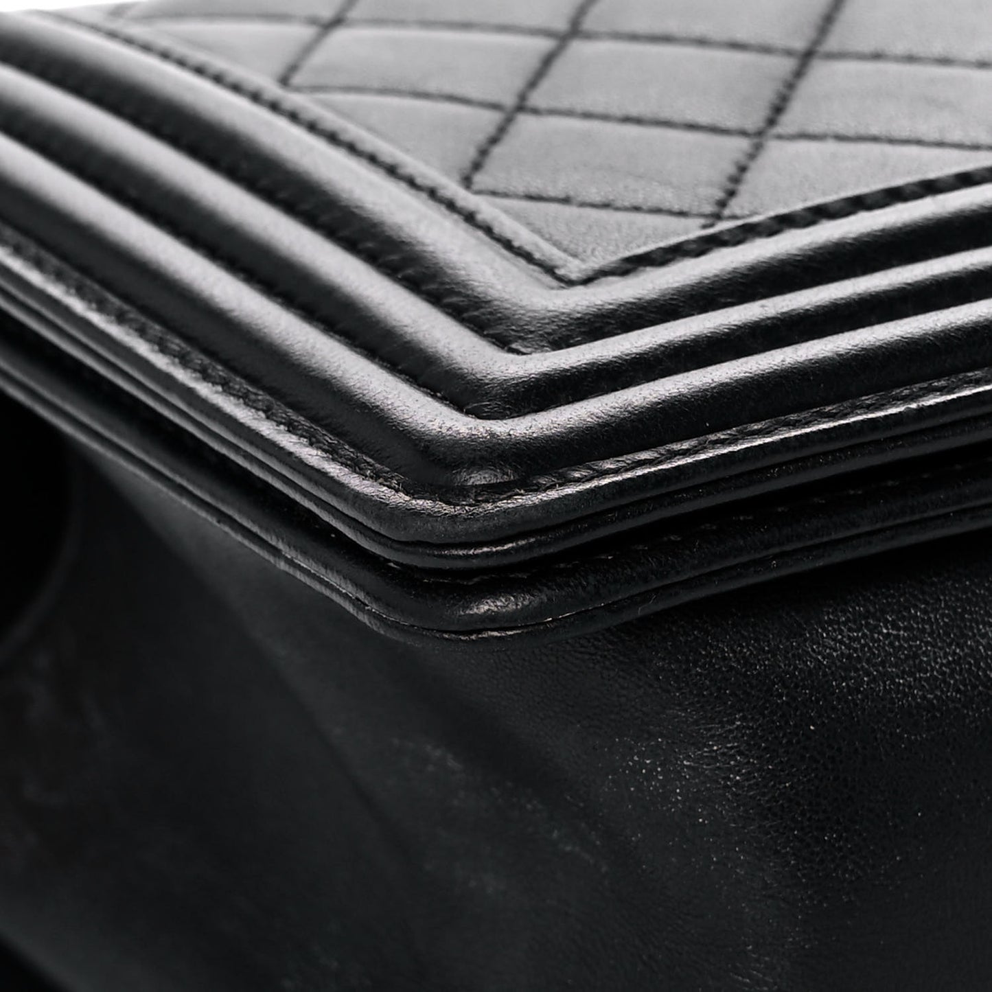 Lambskin Quilted Medium Boy Flap Black