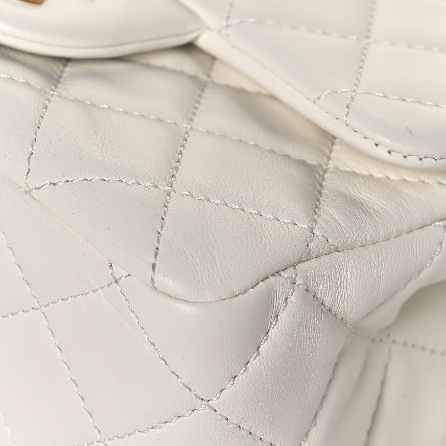 Lambskin Quilted Mini Pearl Crush Flap White