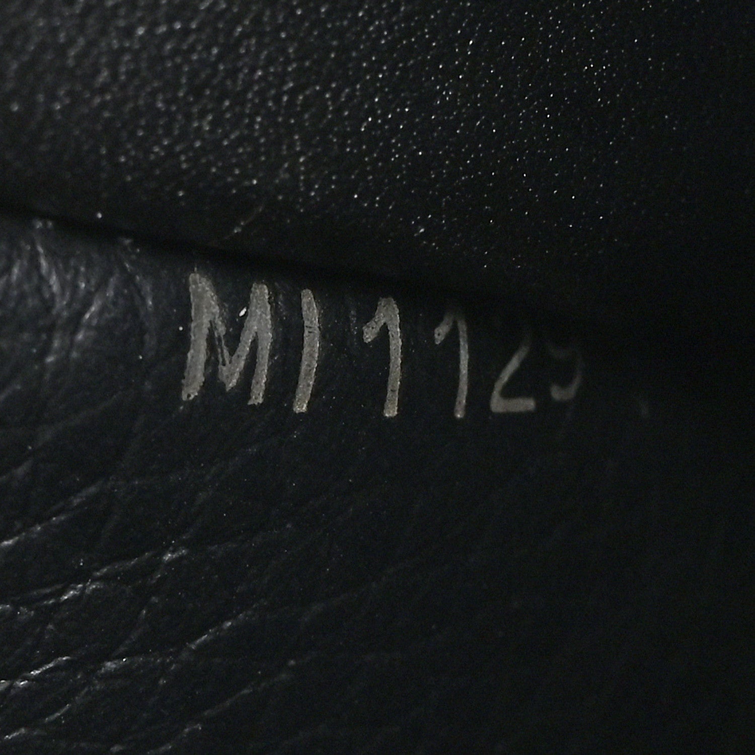 Louis Vuitton Taurillon Capucines Snakeskin Wallet Black 6 of 8