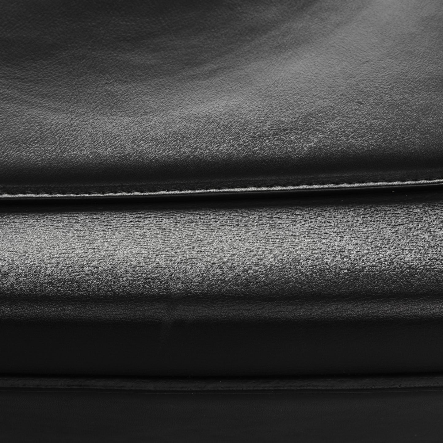 Grained Calfskin Medium Bi-Color Edge Shoulder Bag Indigo Black