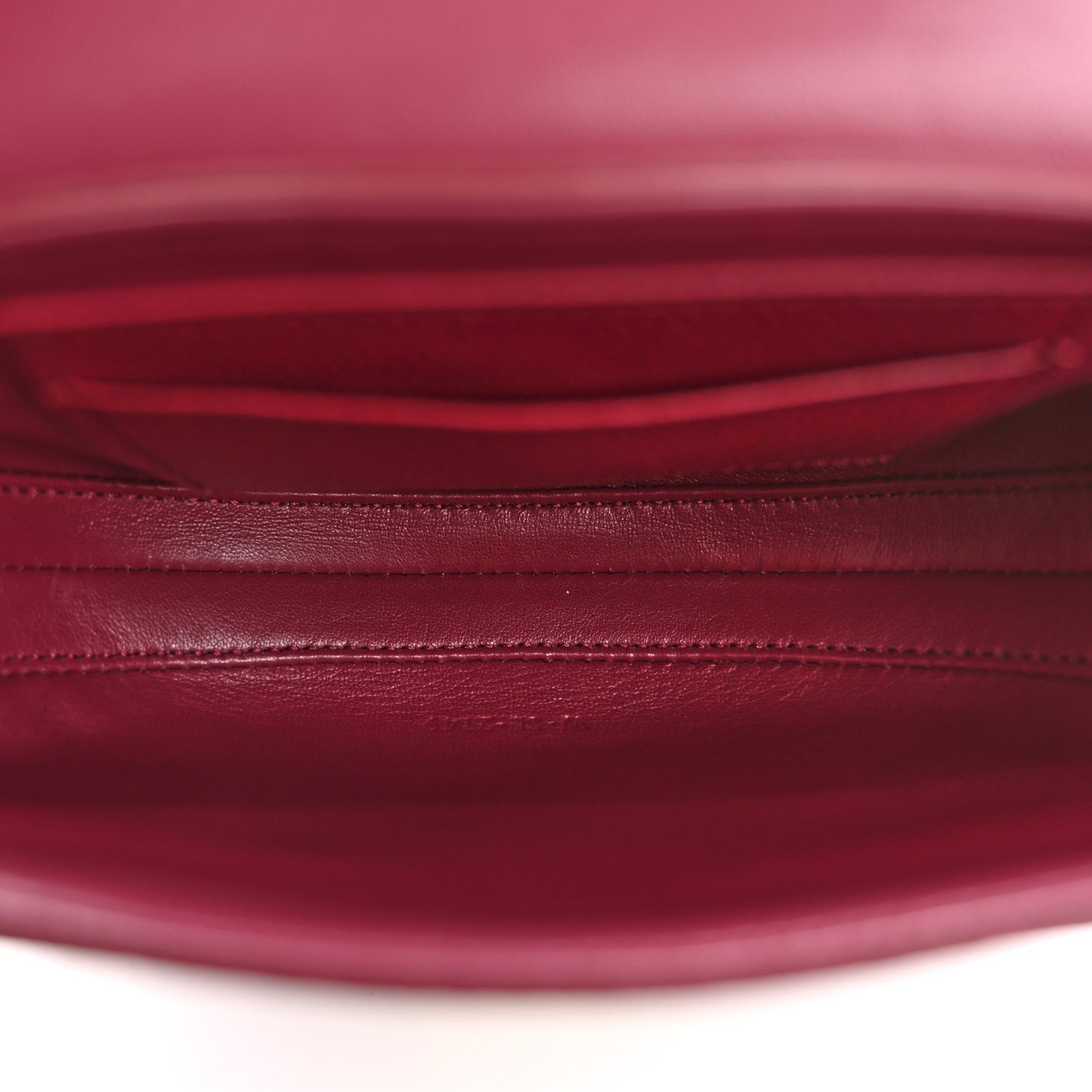 Grained Calfskin Besace Small 16 Red