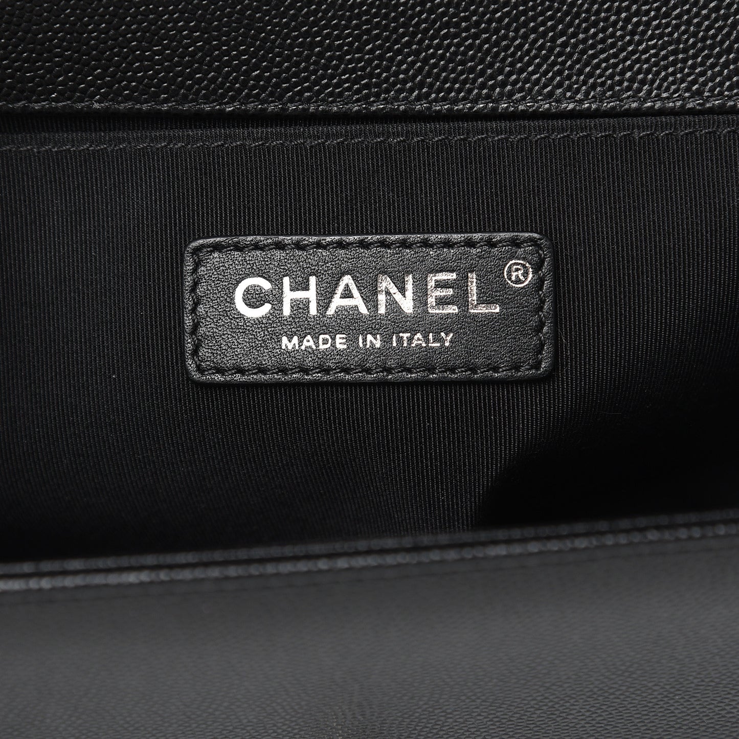 Caviar Quilted Medium Boy Flap Black
