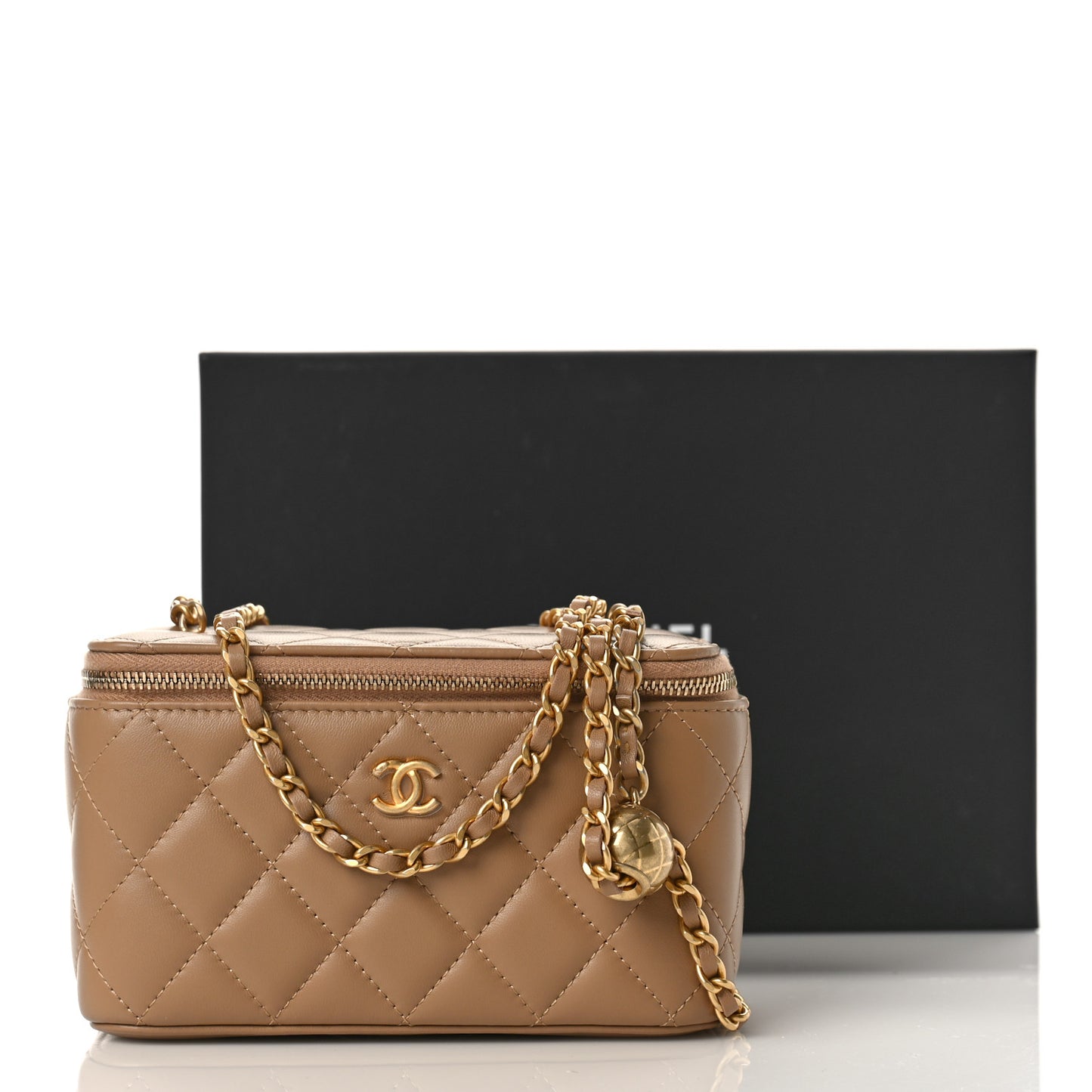 Lambskin Quilted Pearl Crush Small Vanity Case With Chain Beige