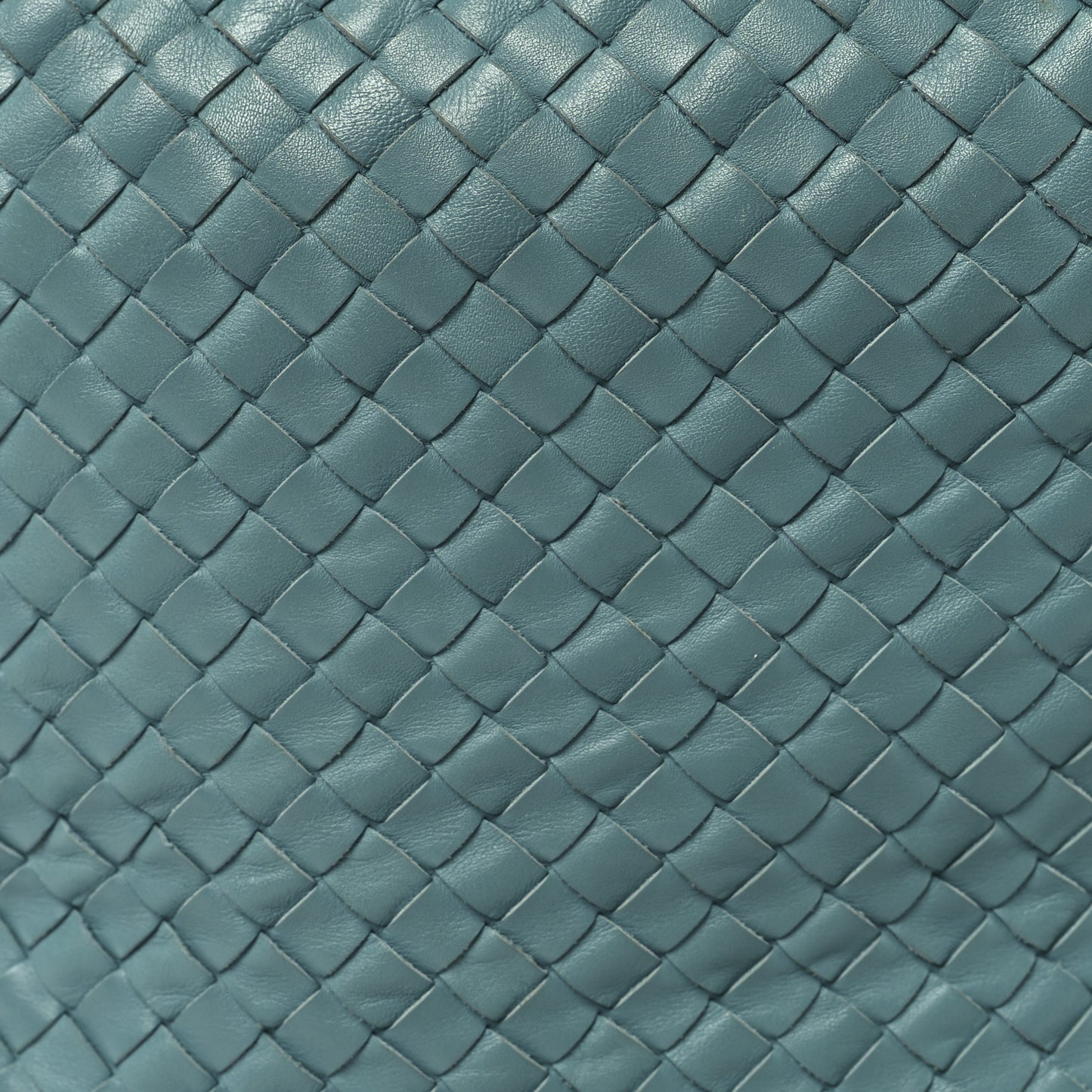 Nappa Intrecciato Pyramid Hobo Linoleum