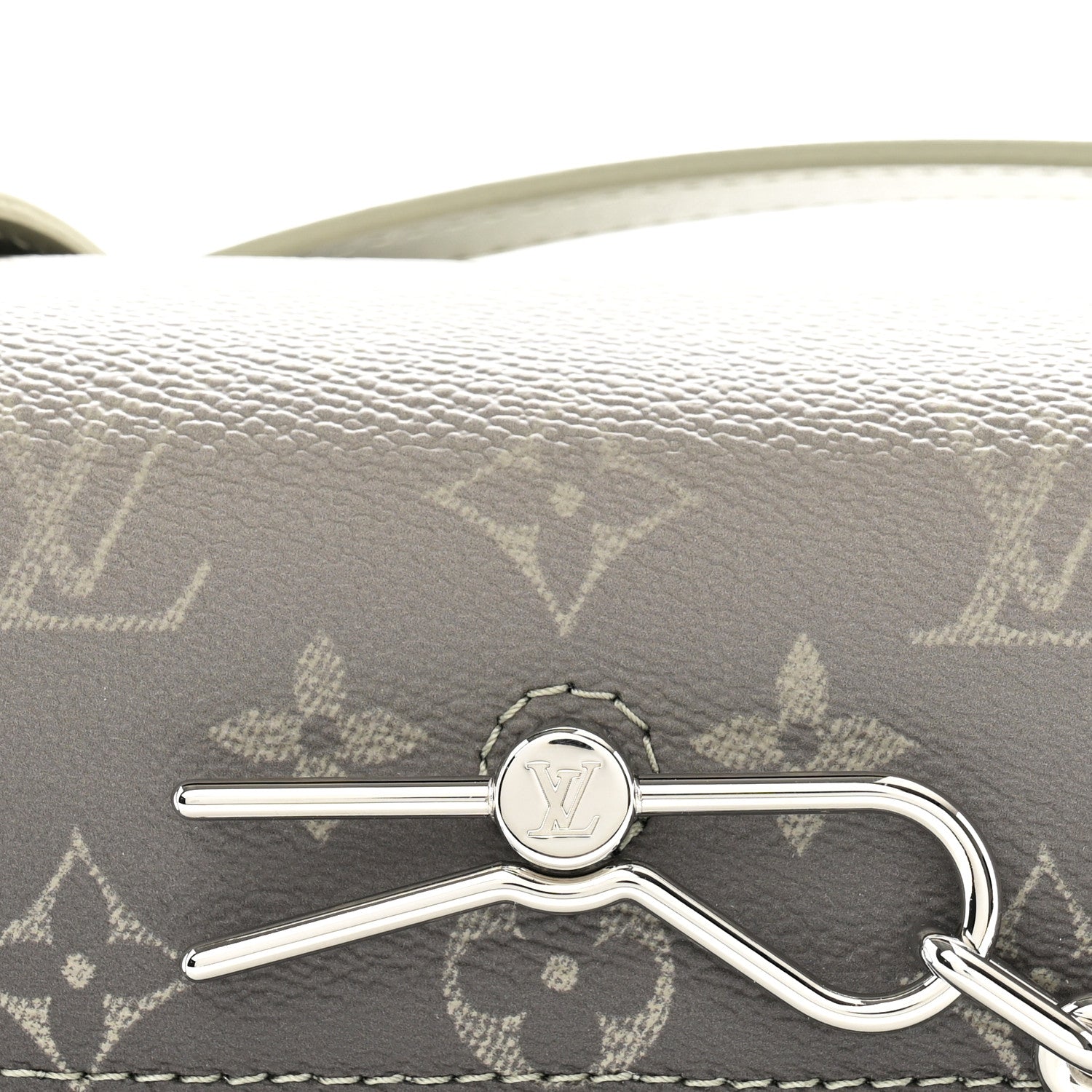 Louis Vuitton Monogram Gradient Steamer Wearable Wallet Khaki Green 7 of 10