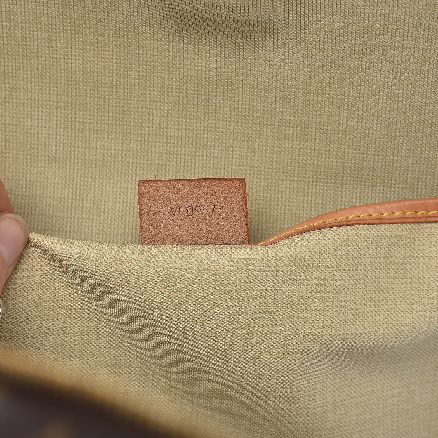 Louis Vuitton Monogram Excursion Shoe Bag 7 of 13