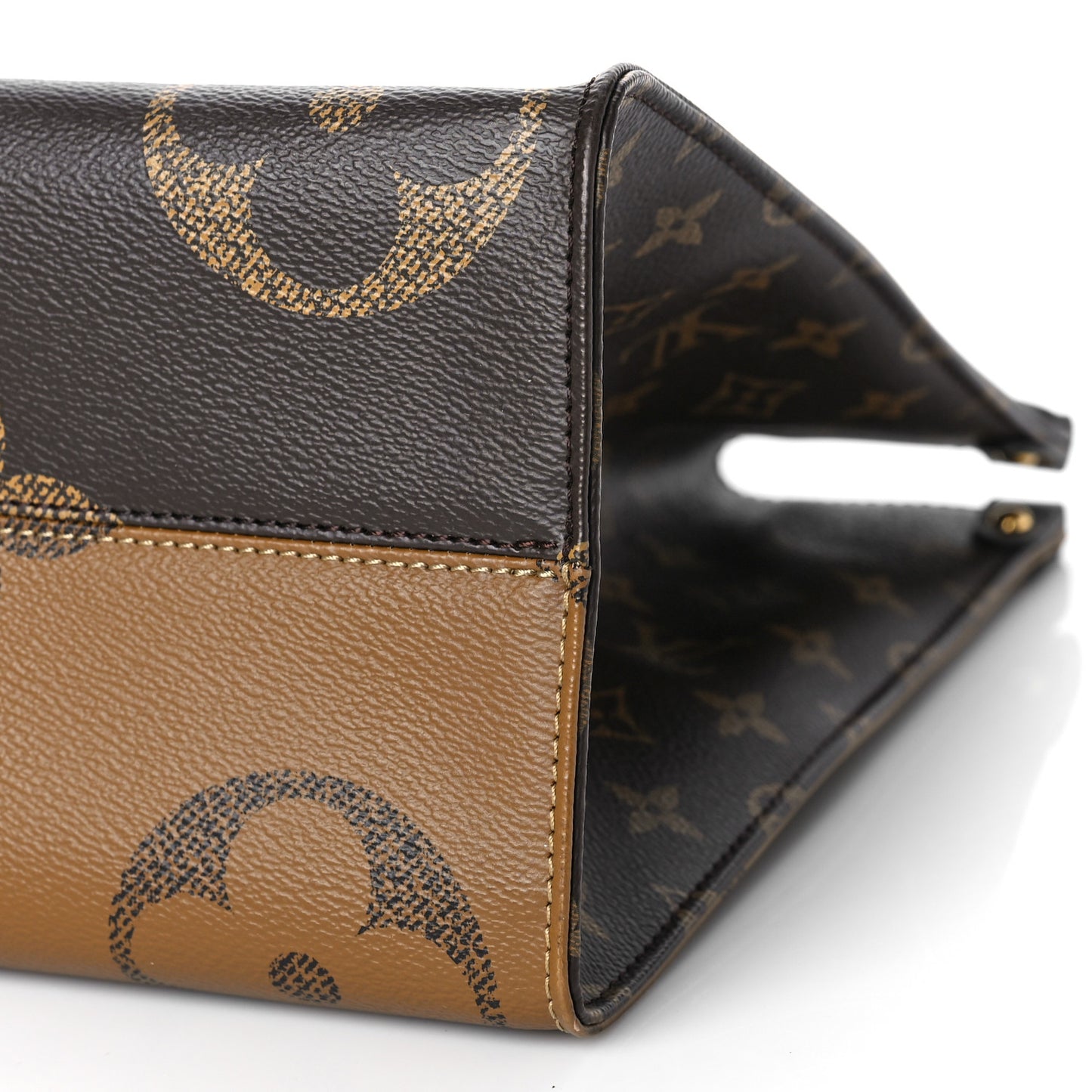 Reverse Monogram Giant Onthego MM