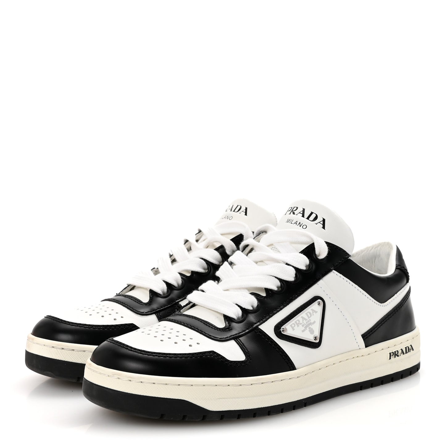Vitello Sport Spazzolato Rois Triangle Logo Womens Downtown Low Top 30mm Sneakers 37.5 White Black